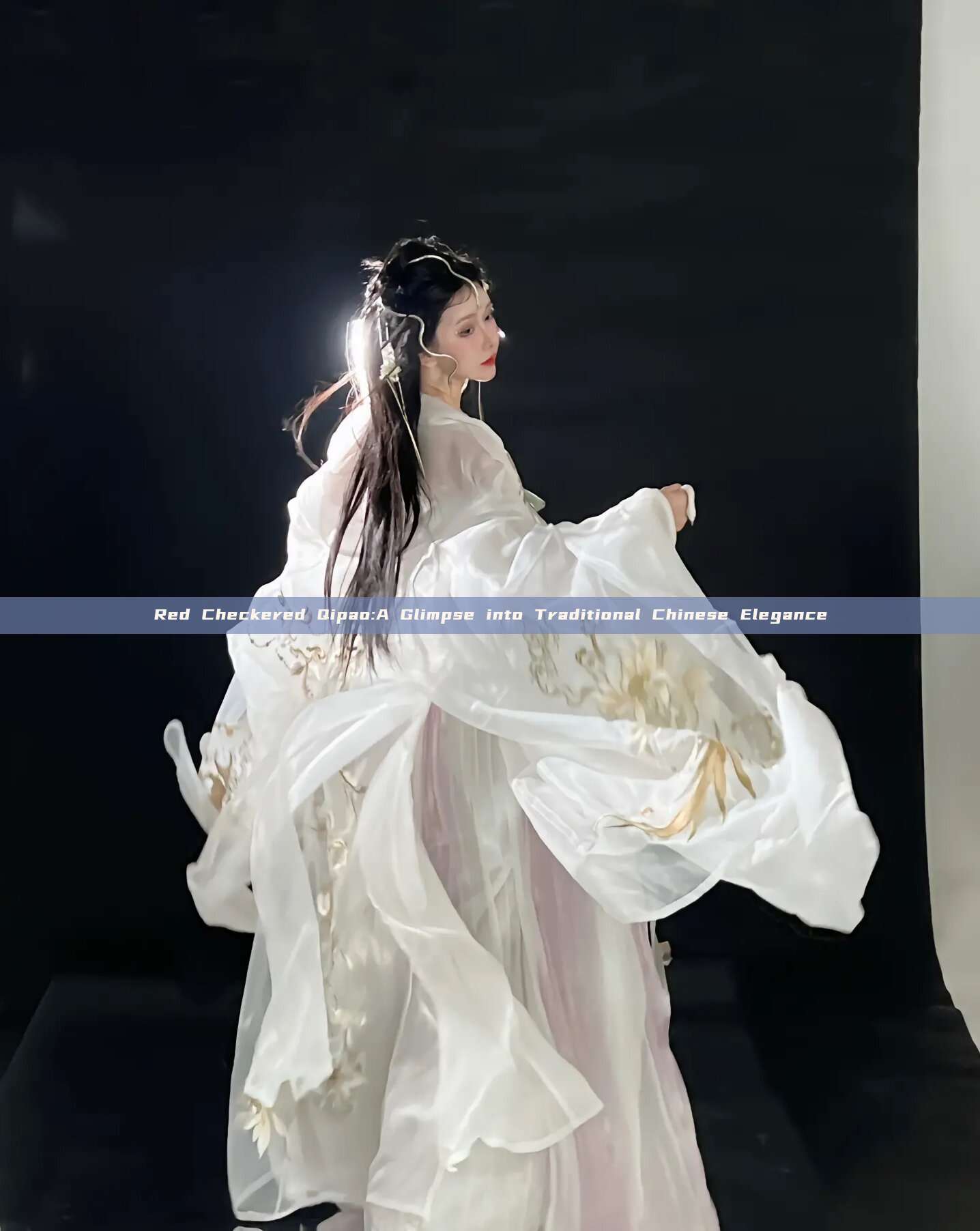 Red Checkered Qipao:A Glimpse into Traditional Chinese Elegance Red Checkered Qipao:A Glimpse into Traditional Chinese Elegance