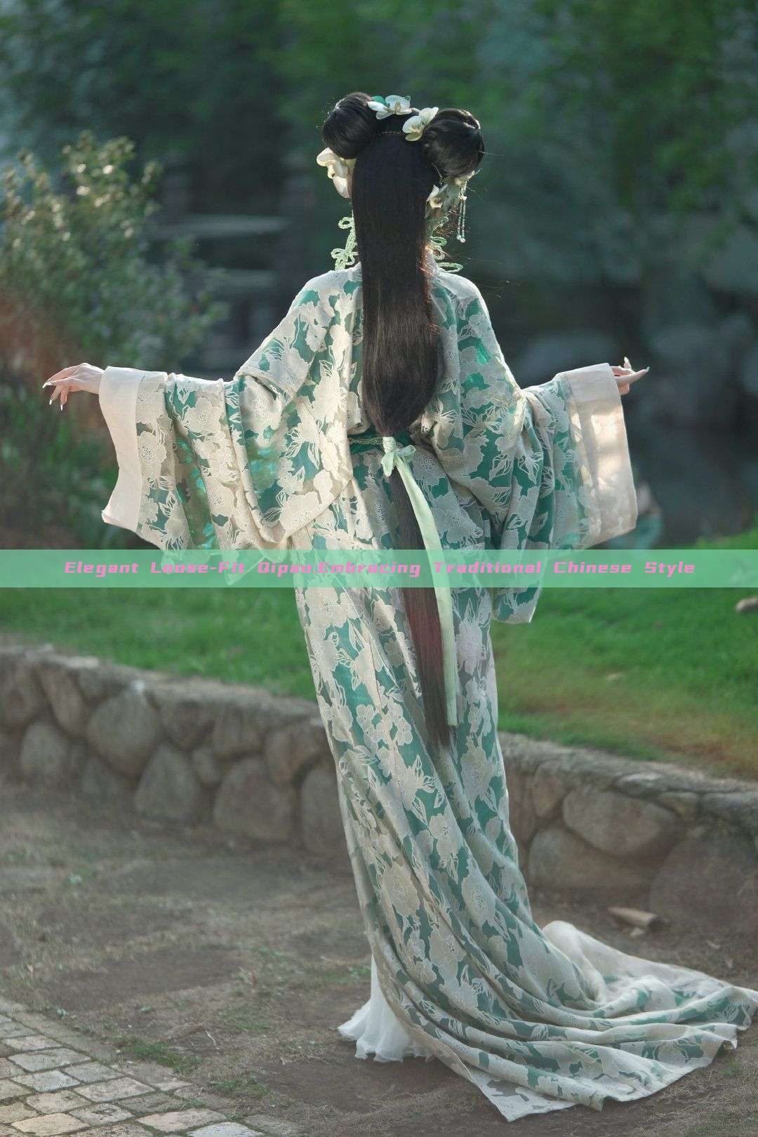 Elegant Loose-Fit Qipao:Embracing Traditional Chinese Style Elegant Loose-Fit Qipao:Embracing Traditional Chinese Style