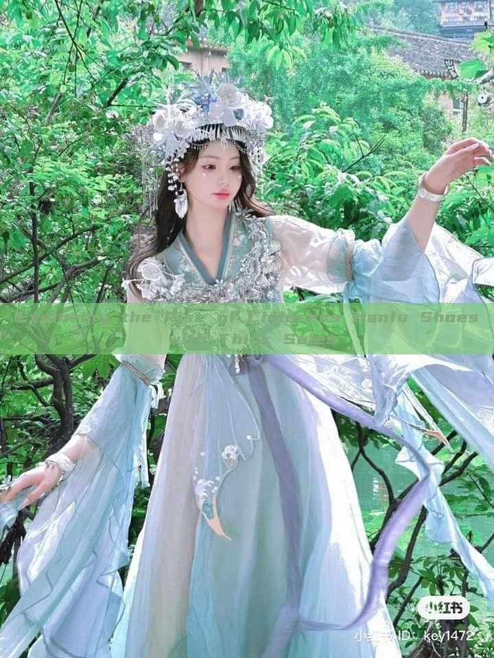 Exploring the Rise of Childrens Hanfu Shoes with Thick Soles Exploring the Rise of Childrens Hanfu Shoes with Thick Soles