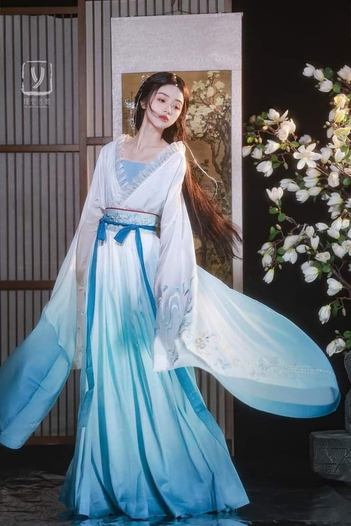 Elegant Hanfu Hairpins:The Advanced Beauty of Traditional Chinese Femininity Elegant Hanfu Hairpins:The Advanced Beauty of Traditional Chinese Femininity