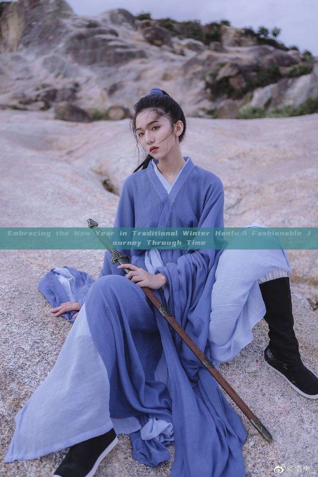 Embracing the New Year in Traditional Winter Hanfu:A Fashionable Journey Through Time Embracing the New Year in Traditional Winter Hanfu:A Fashionable Journey Through Time