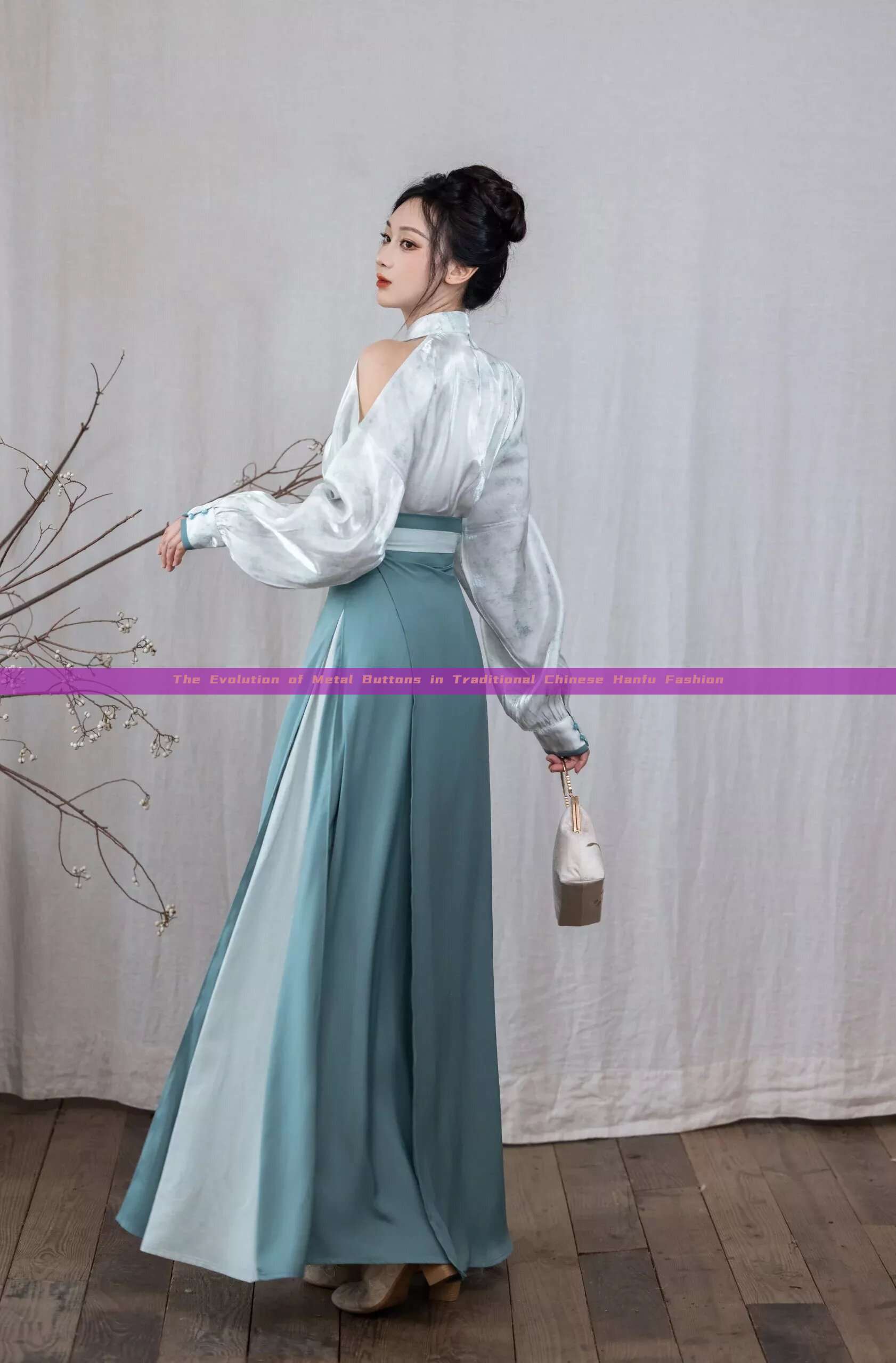 The Evolution of Metal Buttons in Traditional Chinese Hanfu Fashion The Evolution of Metal Buttons in Traditional Chinese Hanfu Fashion