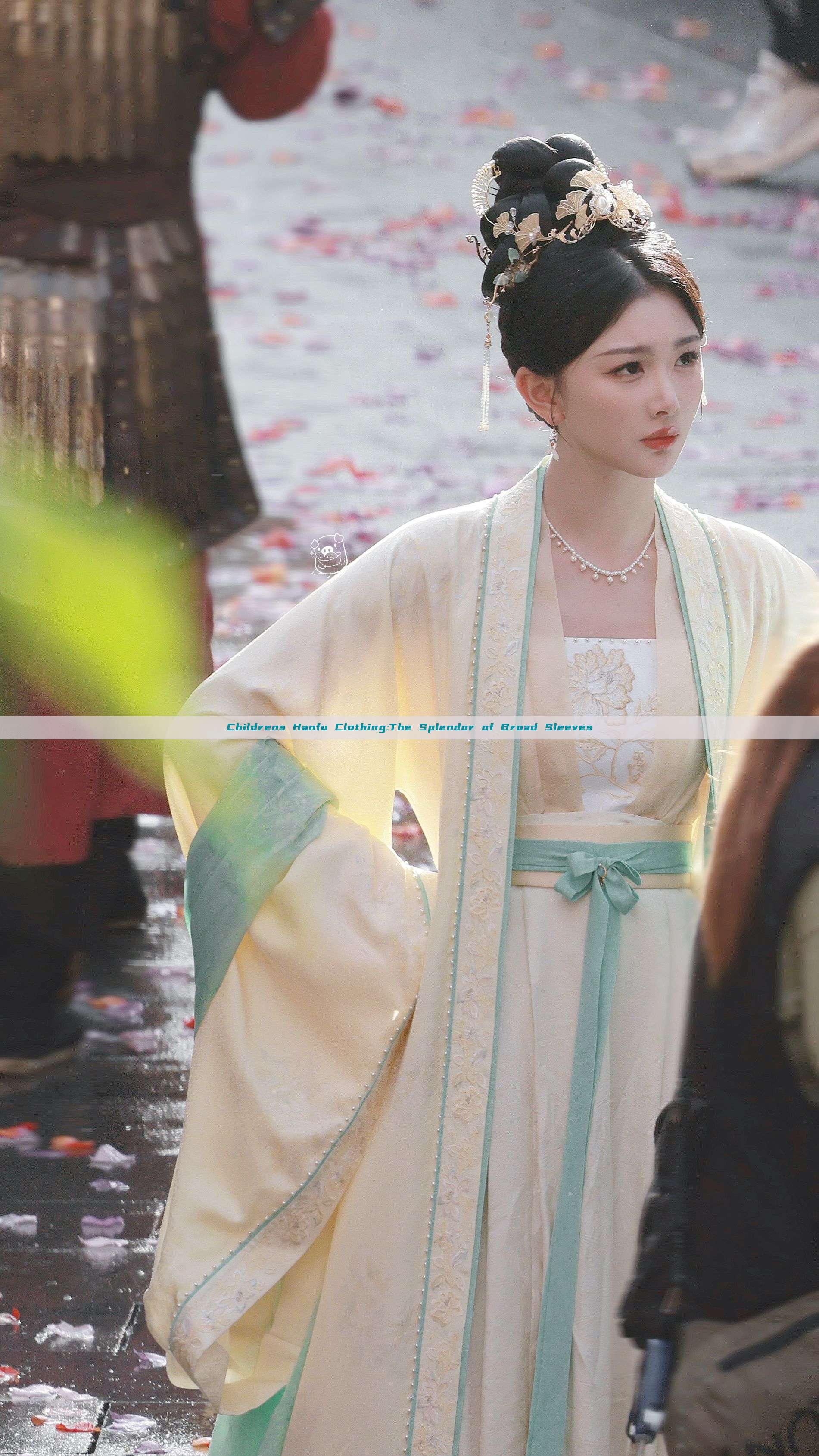 Childrens Hanfu Clothing:The Splendor of Broad Sleeves Childrens Hanfu Clothing:The Splendor of Broad Sleeves