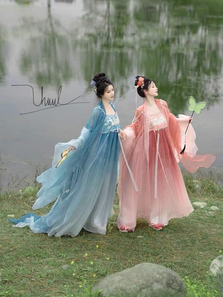 The Elegance of a Joyful Mother-in-Laws Cheongsam:The Quality of Traditional Splendor The Elegance of a Joyful Mother-in-Laws Cheongsam:The Quality of Traditional Splendor