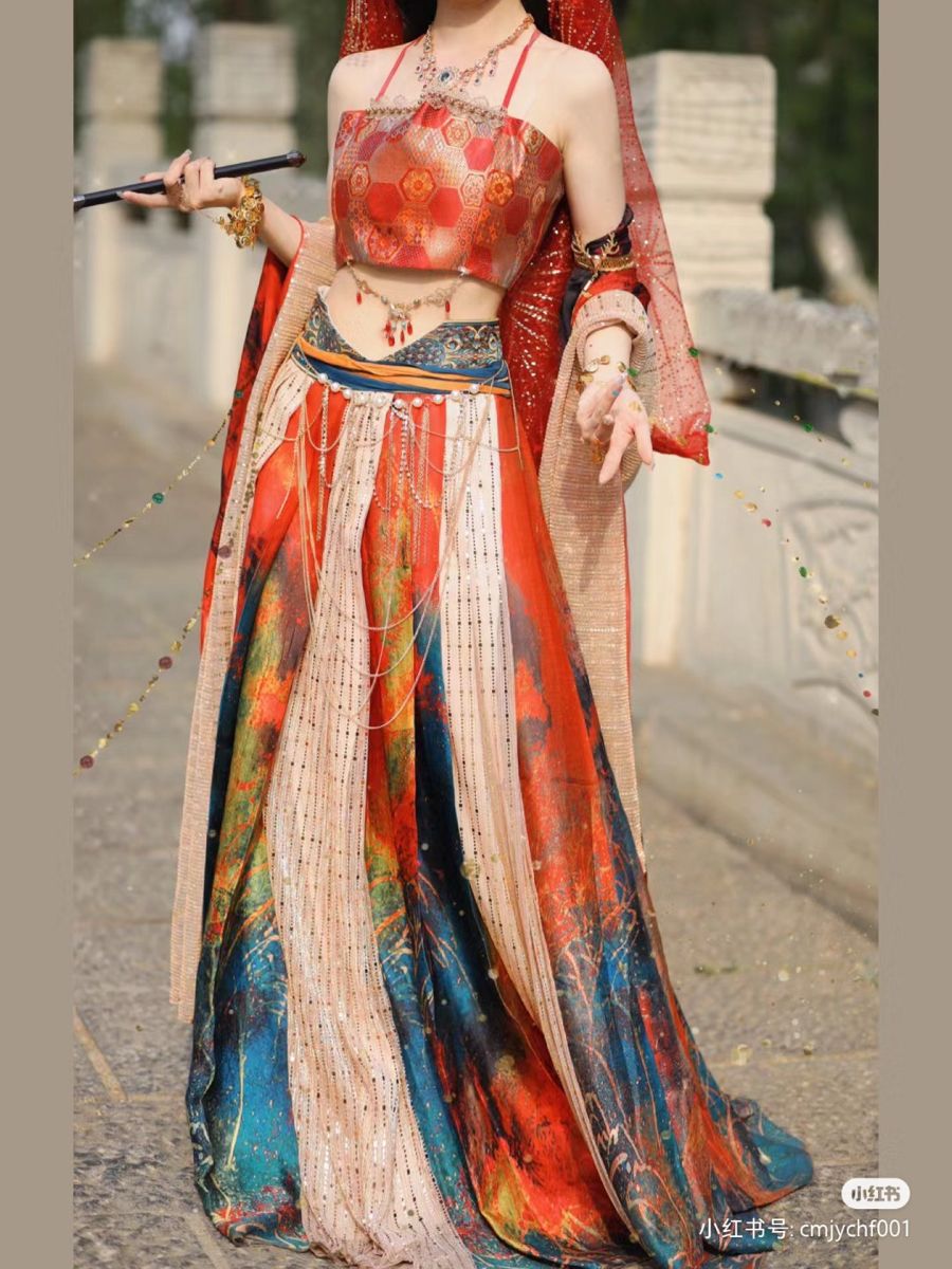 Maternity Photos with Traditional Chinese Hanfu Costumes:Props and Their Significance Maternity Photos with Traditional Chinese Hanfu Costumes:Props and Their Significance