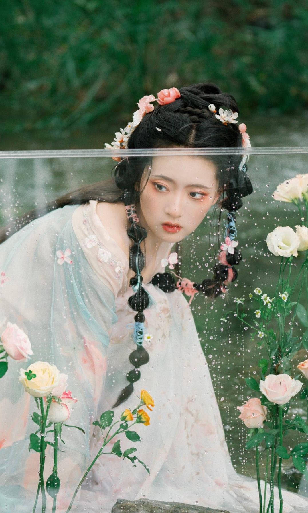 The Splendor of Ming-Style Hanfu:The Crown of Phoenix and the Robe of Dawn The Splendor of Ming-Style Hanfu:The Crown of Phoenix and the Robe of Dawn