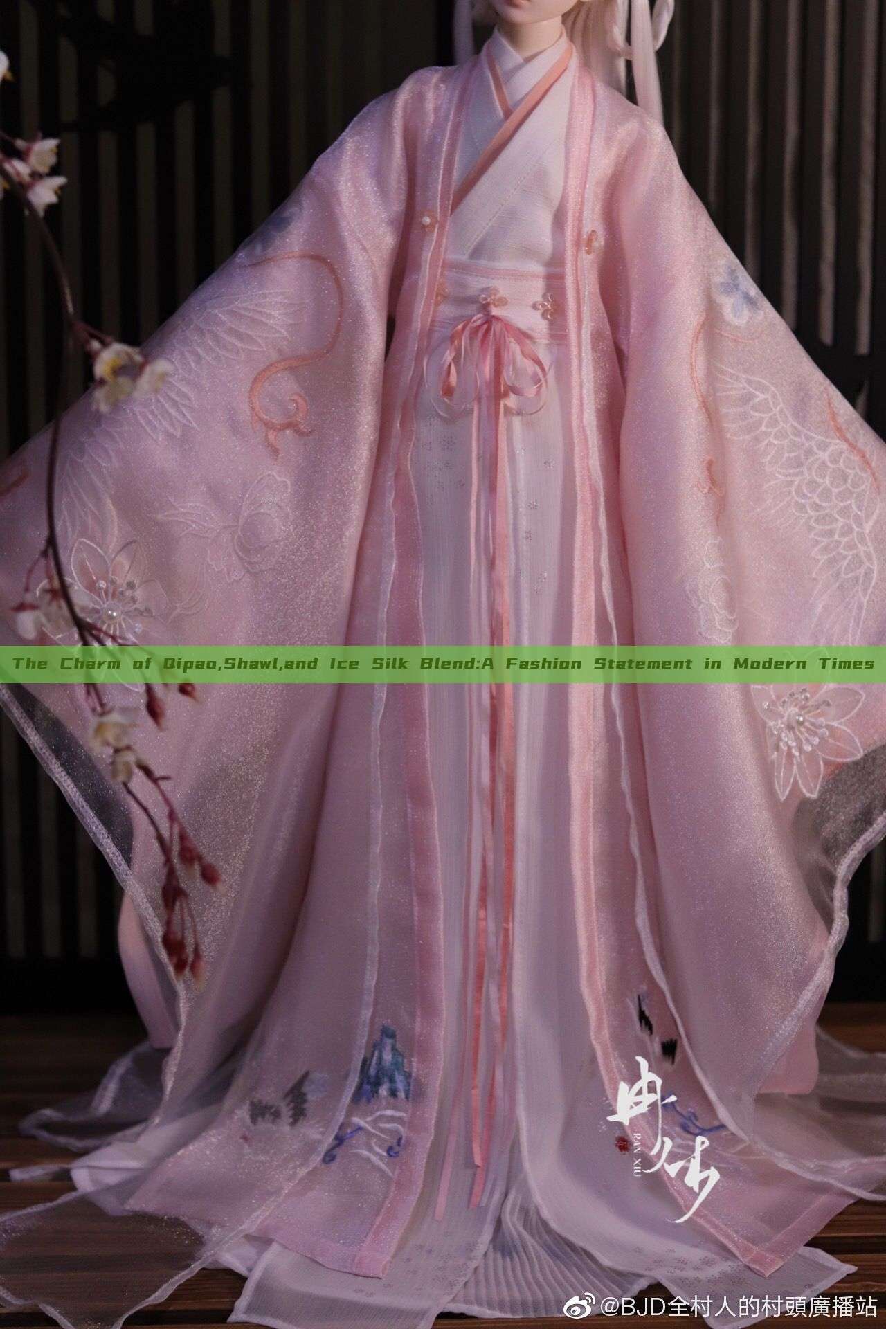 The Charm of Qipao,Shawl,and Ice Silk Blend:A Fashion Statement in Modern Times The Charm of Qipao,Shawl,and Ice Silk Blend:A Fashion Statement in Modern Times