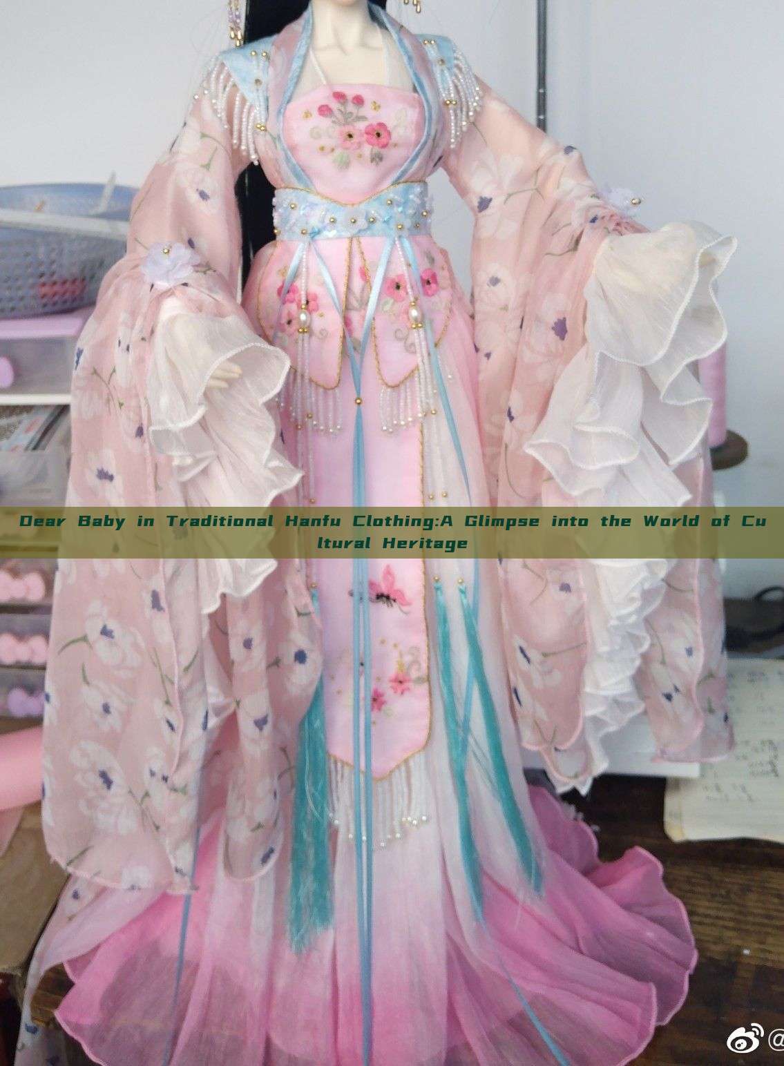 Dear Baby in Traditional Hanfu Clothing:A Glimpse into the World of Cultural Heritage Dear Baby in Traditional Hanfu Clothing:A Glimpse into the World of Cultural Heritage