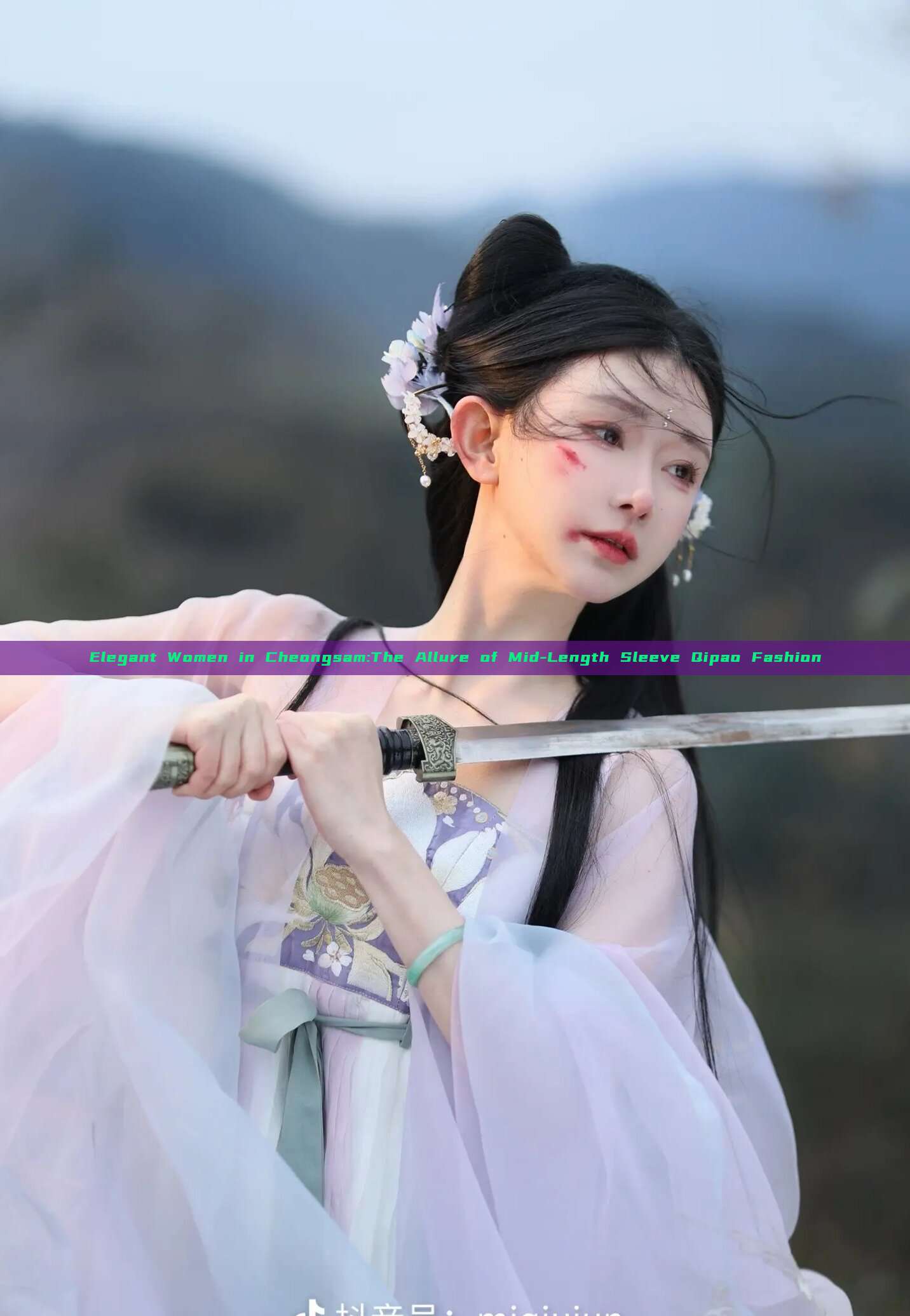 Elegant Women in Cheongsam:The Allure of Mid-Length Sleeve Qipao Fashion Elegant Women in Cheongsam:The Allure of Mid-Length Sleeve Qipao Fashion