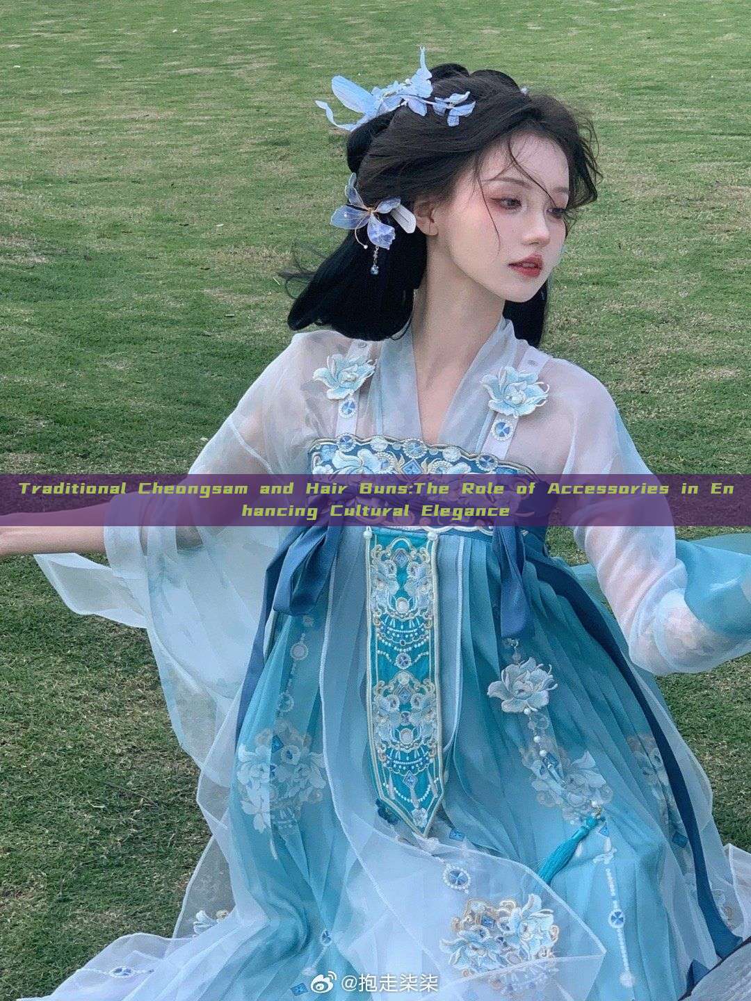 Traditional Cheongsam and Hair Buns:The Role of Accessories in Enhancing Cultural Elegance Traditional Cheongsam and Hair Buns:The Role of Accessories in Enhancing Cultural Elegance