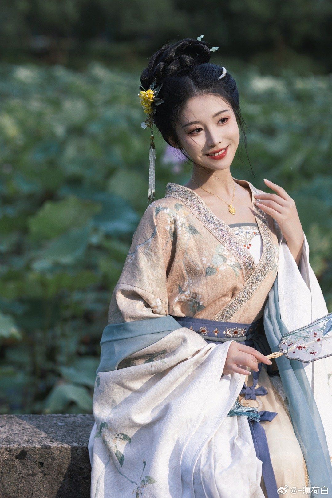 Hangzhou Silk Cheongsam Dress:Embracing Tradition in a Classy Way Hangzhou Silk Cheongsam Dress:Embracing Tradition in a Classy Way
