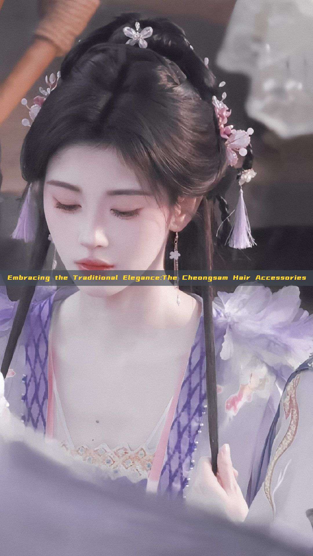 Embracing the Traditional Elegance:The Cheongsam Hair Accessories Embracing the Traditional Elegance:The Cheongsam Hair Accessories