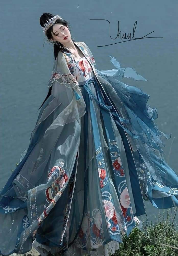 Summer Ethereal Beauty in Ancient Costume:The Enchanting World of the Ancient Chinese Women Summer Ethereal Beauty in Ancient Costume:The Enchanting World of the Ancient Chinese Women