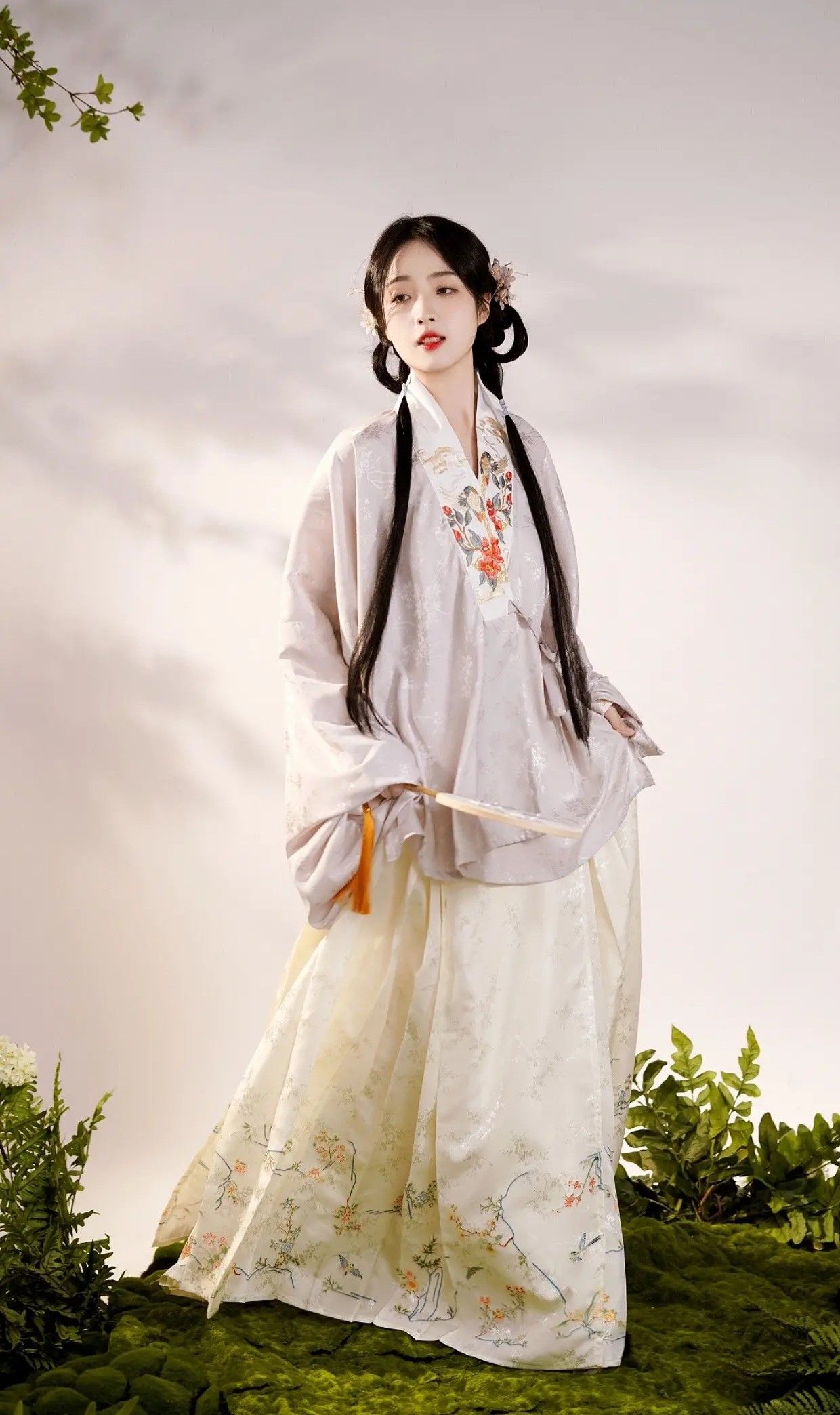 The Splendor of Song Dynasty Hanfu Women:A Journey Through Their Cultural Tapestry The Splendor of Song Dynasty Hanfu Women:A Journey Through Their Cultural Tapestry