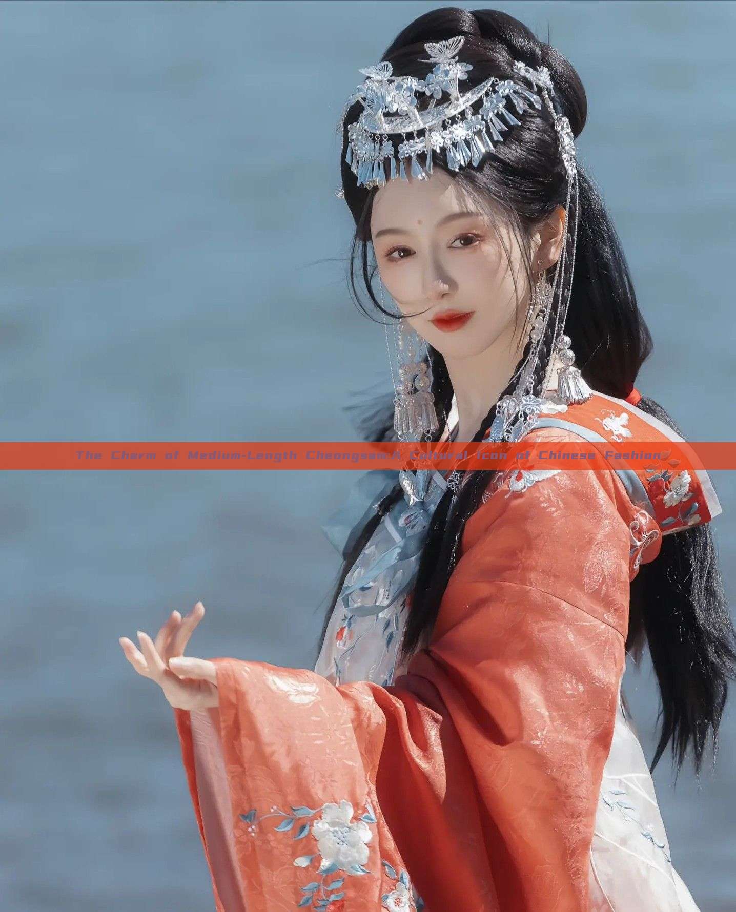 The Charm of Medium-Length Cheongsam:A Cultural Icon of Chinese Fashion The Charm of Medium-Length Cheongsam:A Cultural Icon of Chinese Fashion
