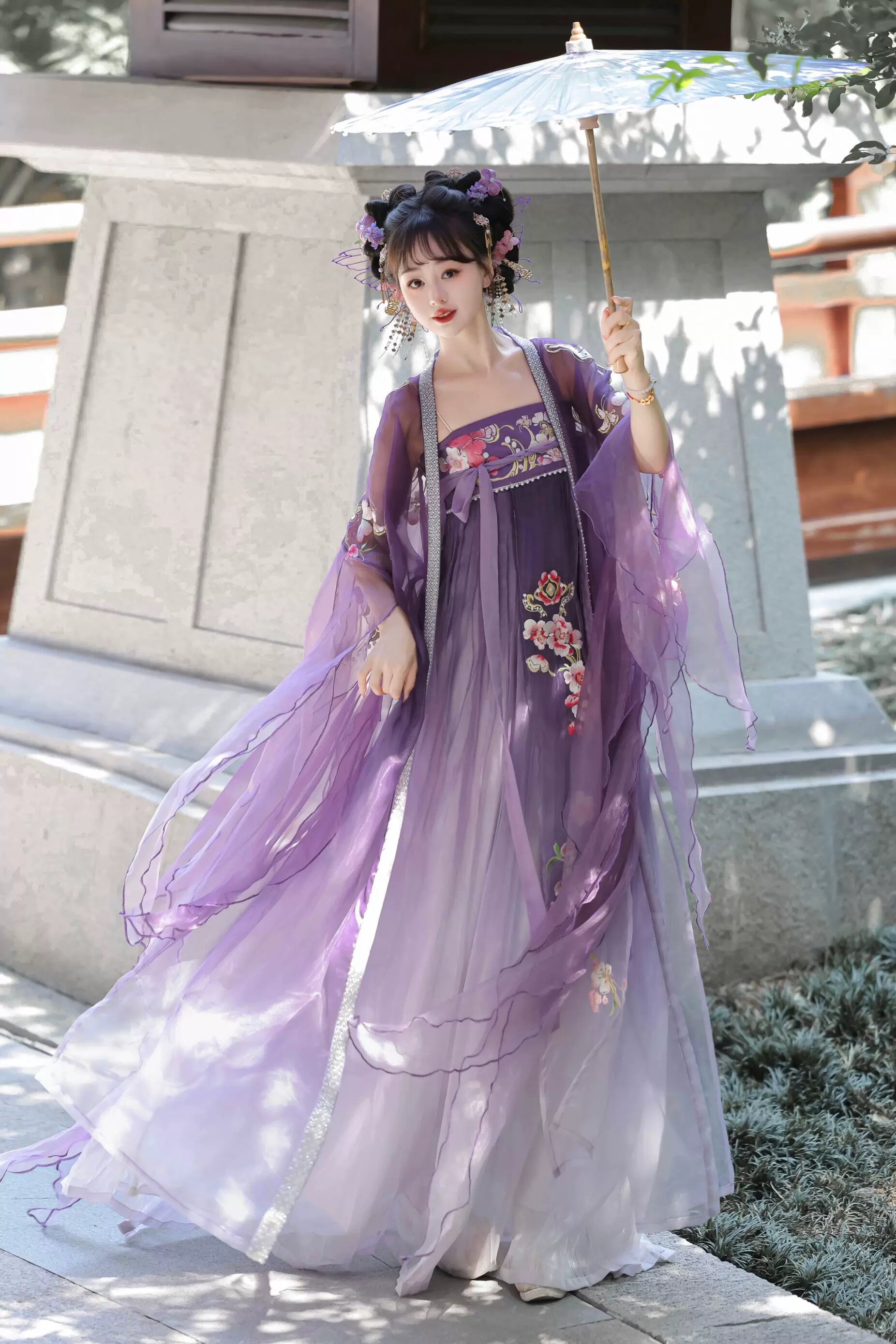 The Allure of Black Cheongsam:A Stylish Belly-Covering Option for Every Woman The Allure of Black Cheongsam:A Stylish Belly-Covering Option for Every Woman