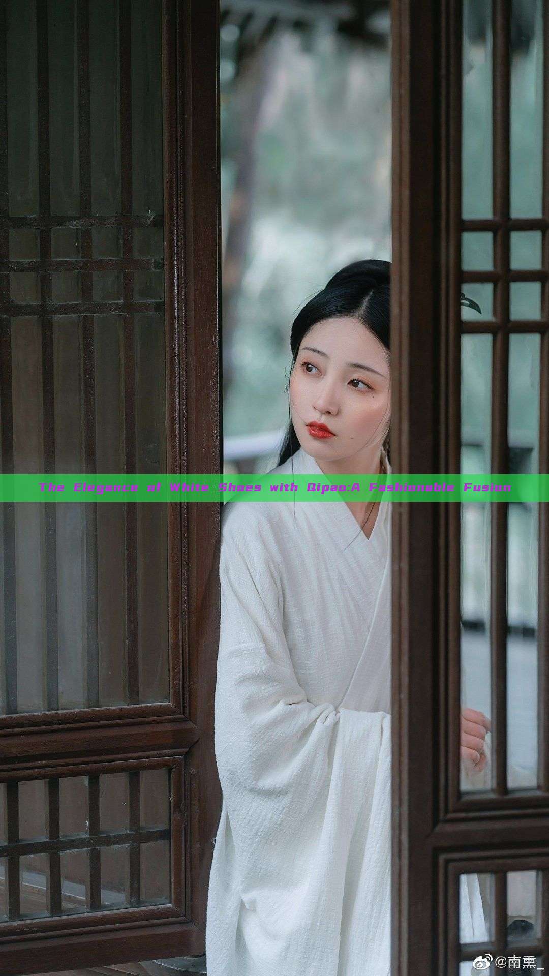 The Elegance of White Shoes with Qipao:A Fashionable Fusion The Elegance of White Shoes with Qipao:A Fashionable Fusion