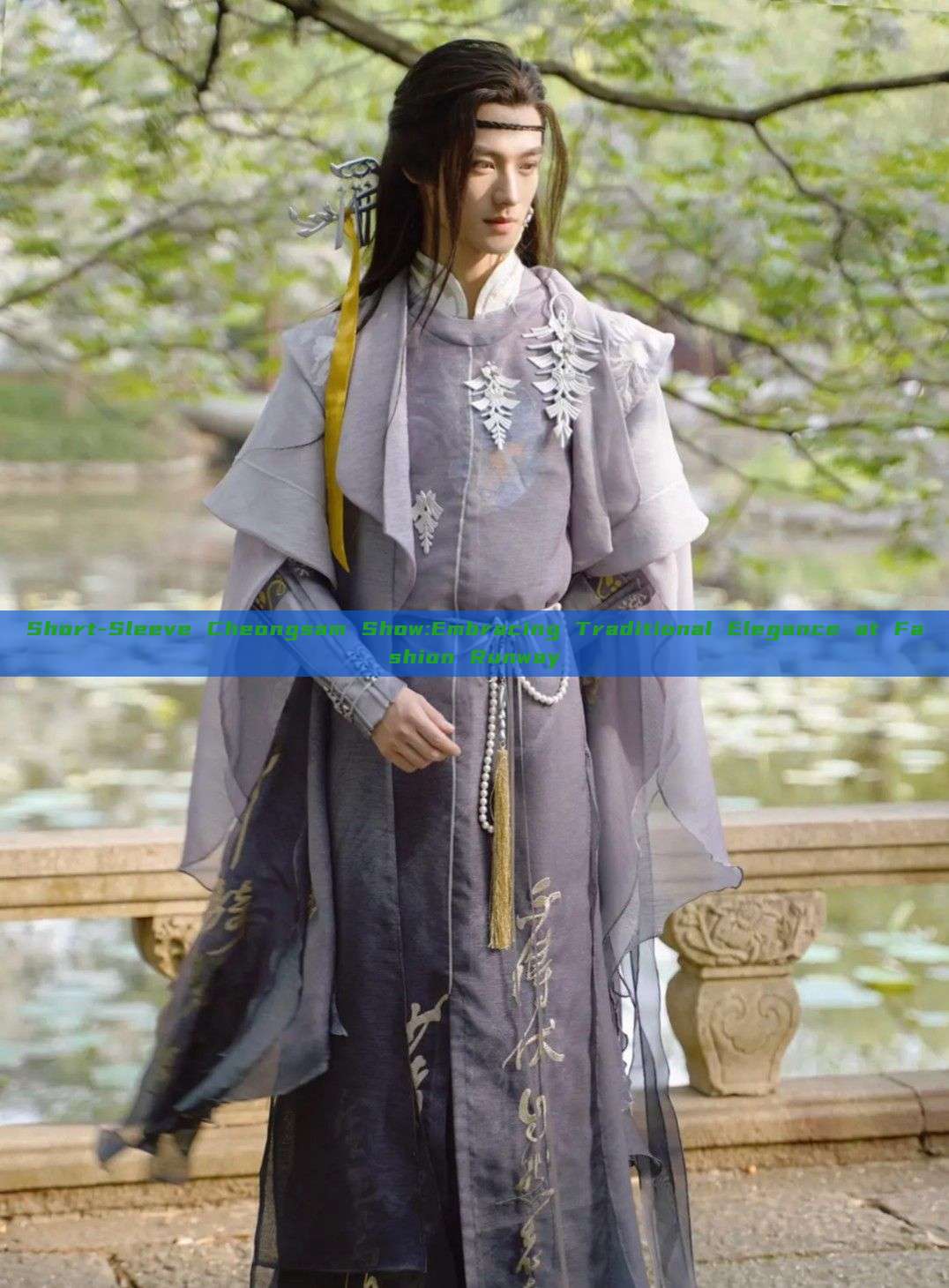 Short-Sleeve Cheongsam Show:Embracing Traditional Elegance at Fashion Runway Short-Sleeve Cheongsam Show:Embracing Traditional Elegance at Fashion Runway
