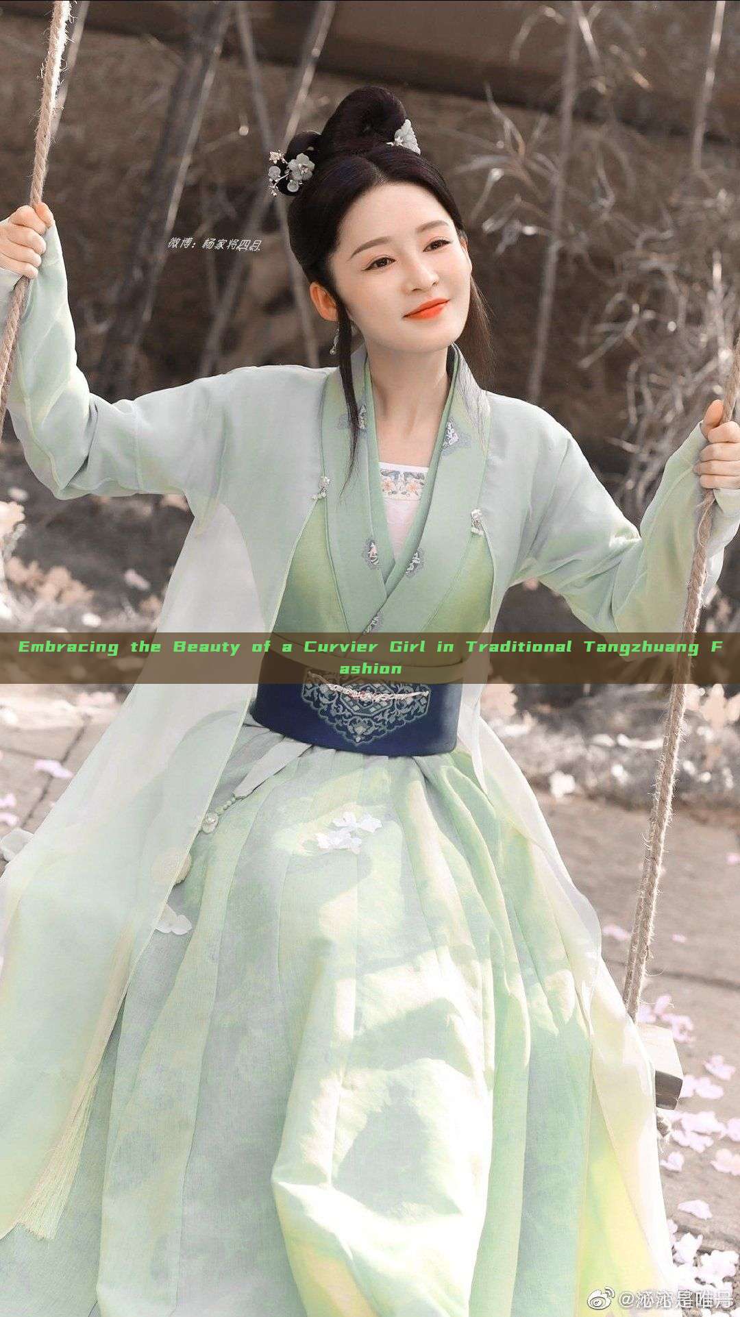 Embracing the Beauty of a Curvier Girl in Traditional Tangzhuang Fashion Embracing the Beauty of a Curvier Girl in Traditional Tangzhuang Fashion