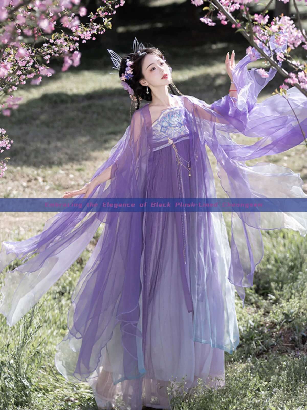 Embracing the Elegance of Black Plush-Lined Cheongsam Embracing the Elegance of Black Plush-Lined Cheongsam