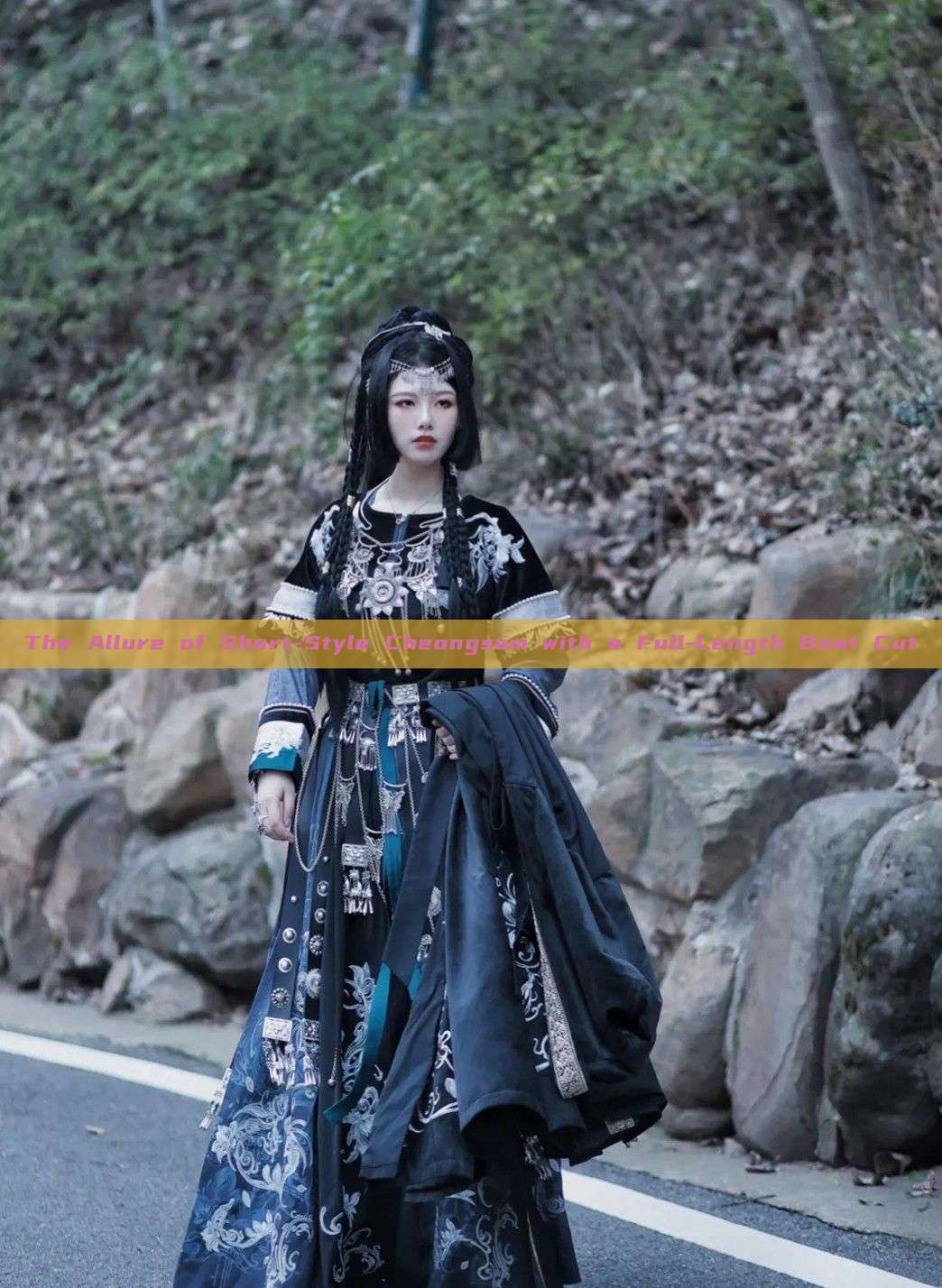 The Allure of Short-Style Cheongsam with a Full-Length Boot Cut The Allure of Short-Style Cheongsam with a Full-Length Boot Cut