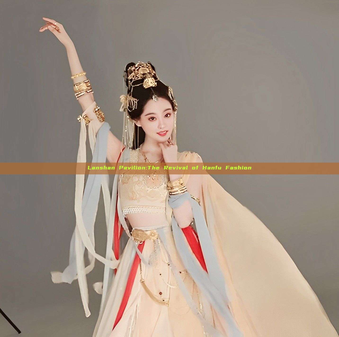 Lanshan Pavilion:The Revival of Hanfu Fashion Lanshan Pavilion:The Revival of Hanfu Fashion