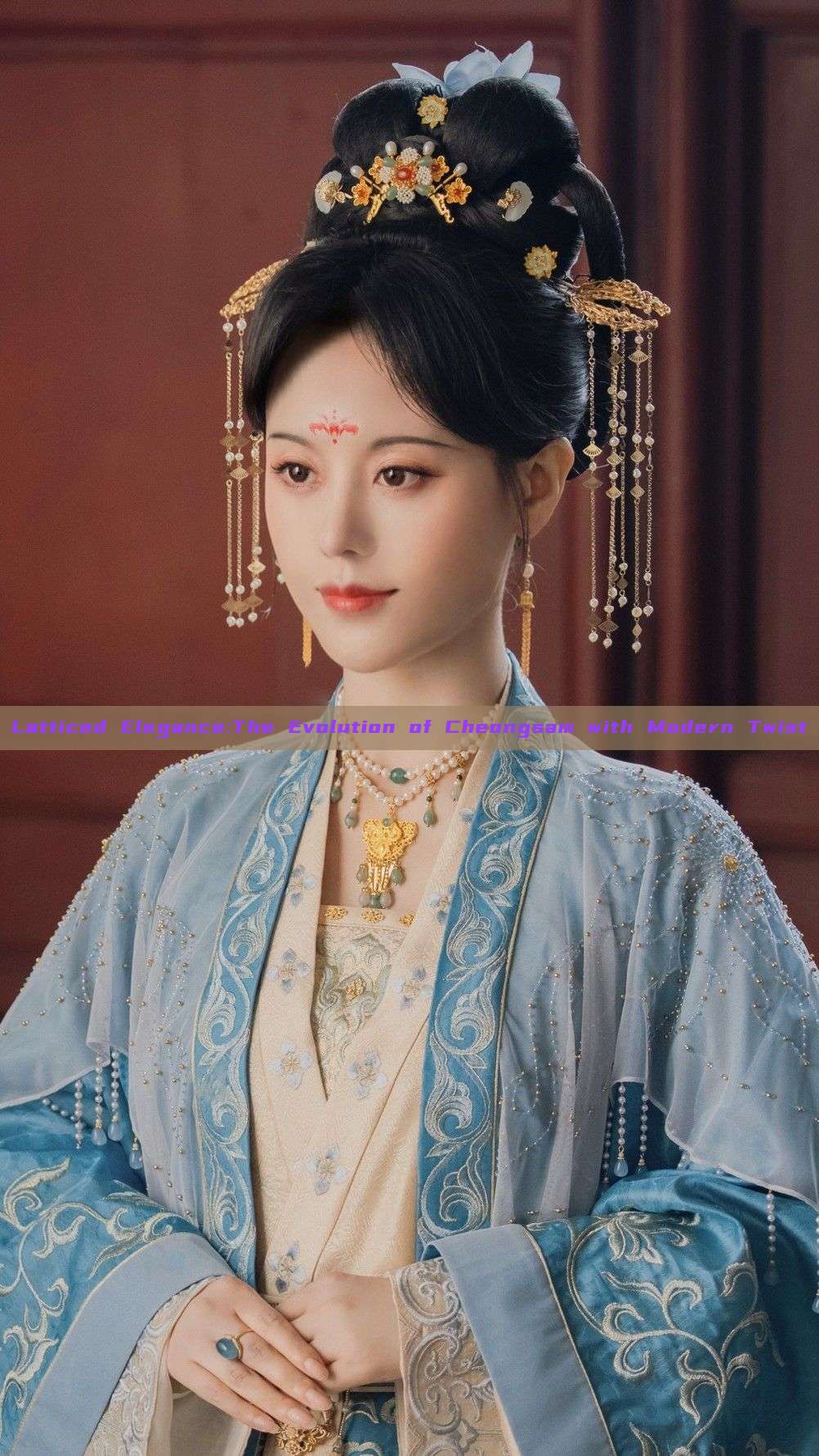 Latticed Elegance:The Evolution of Cheongsam with Modern Twist