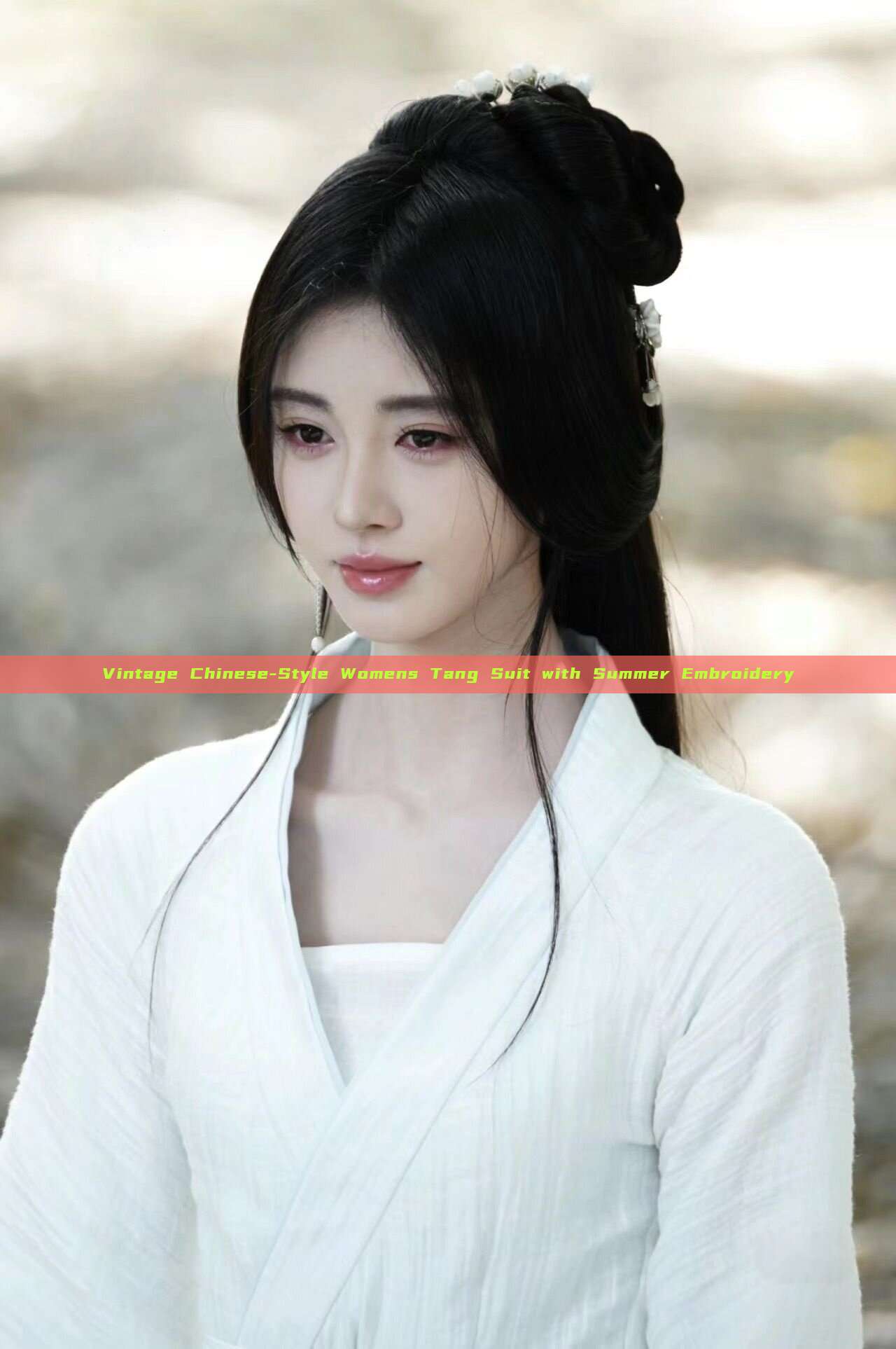 Vintage Chinese-Style Womens Tang Suit with Summer Embroidery Vintage Chinese-Style Womens Tang Suit with Summer Embroidery