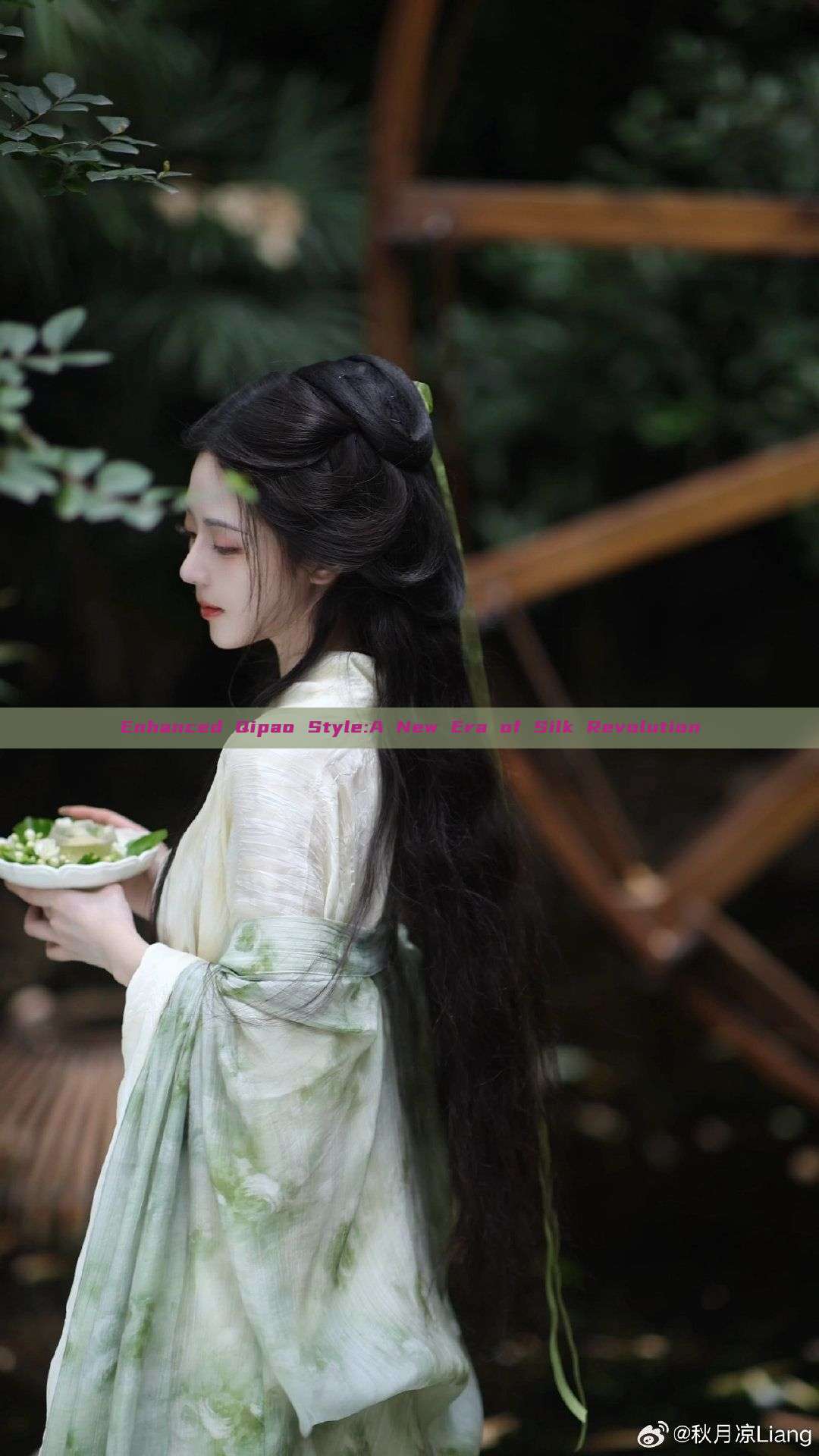 Enhanced Qipao Style:A New Era of Silk Revolution Enhanced Qipao Style:A New Era of Silk Revolution
