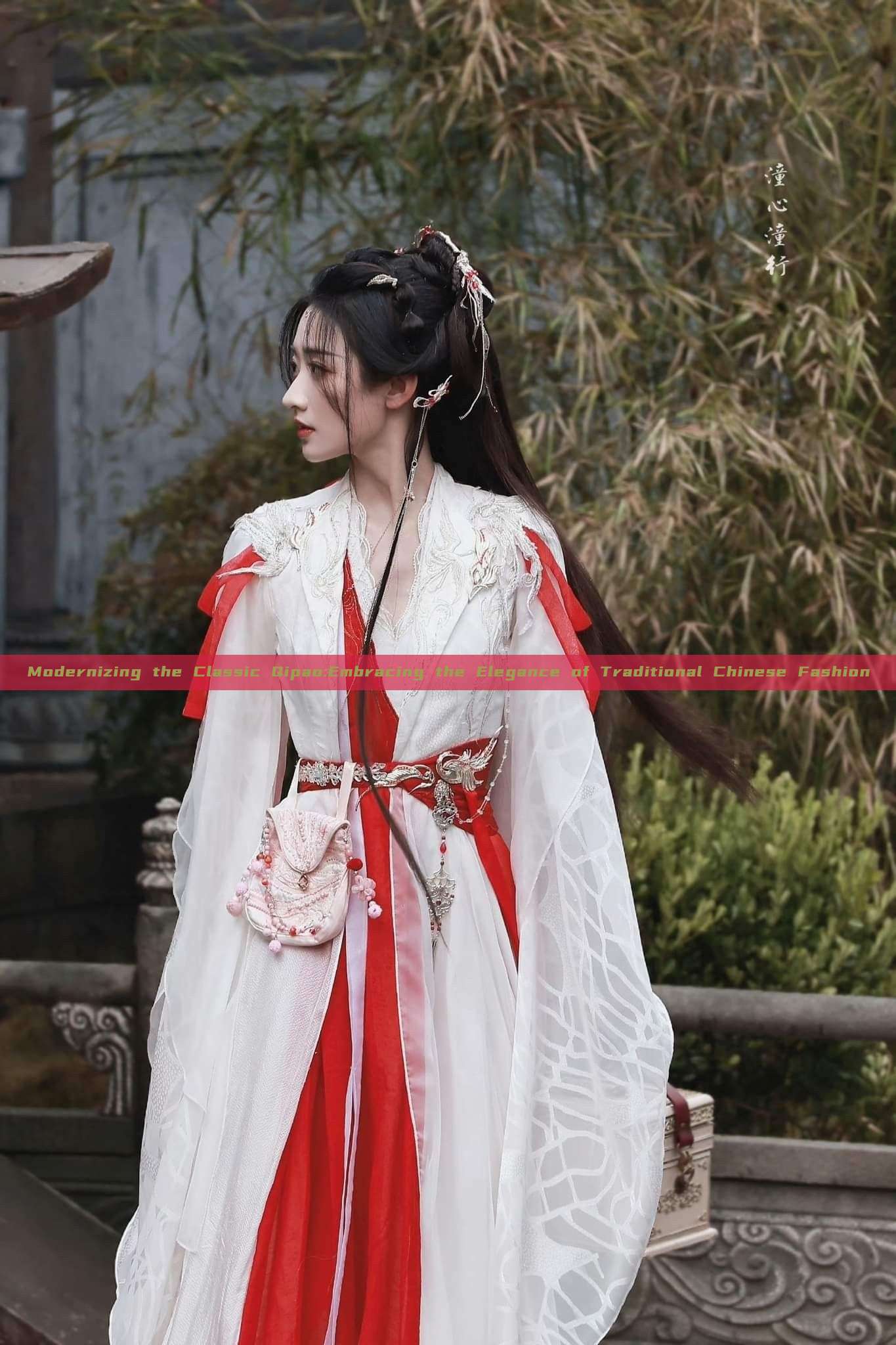 Modernizing the Classic Qipao:Embracing the Elegance of Traditional Chinese Fashion Modernizing the Classic Qipao:Embracing the Elegance of Traditional Chinese Fashion