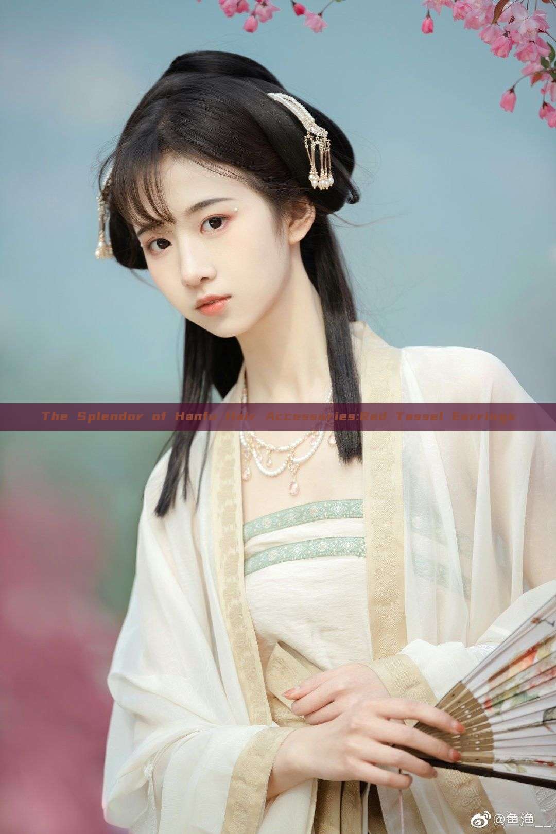 The Splendor of Hanfu Hair Accessories:Red Tassel Earrings The Splendor of Hanfu Hair Accessories:Red Tassel Earrings