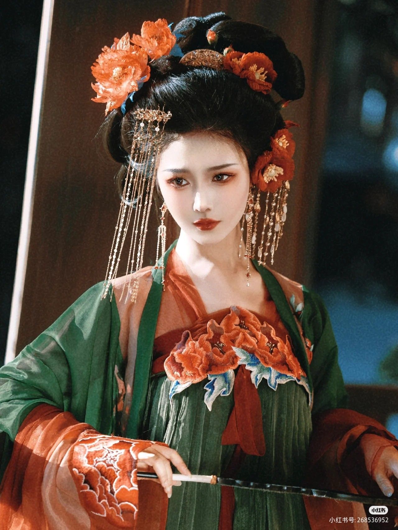 The Red Cheongsam:A Journey into the Elegance of Engagement Ceremony Gowns The Red Cheongsam:A Journey into the Elegance of Engagement Ceremony Gowns