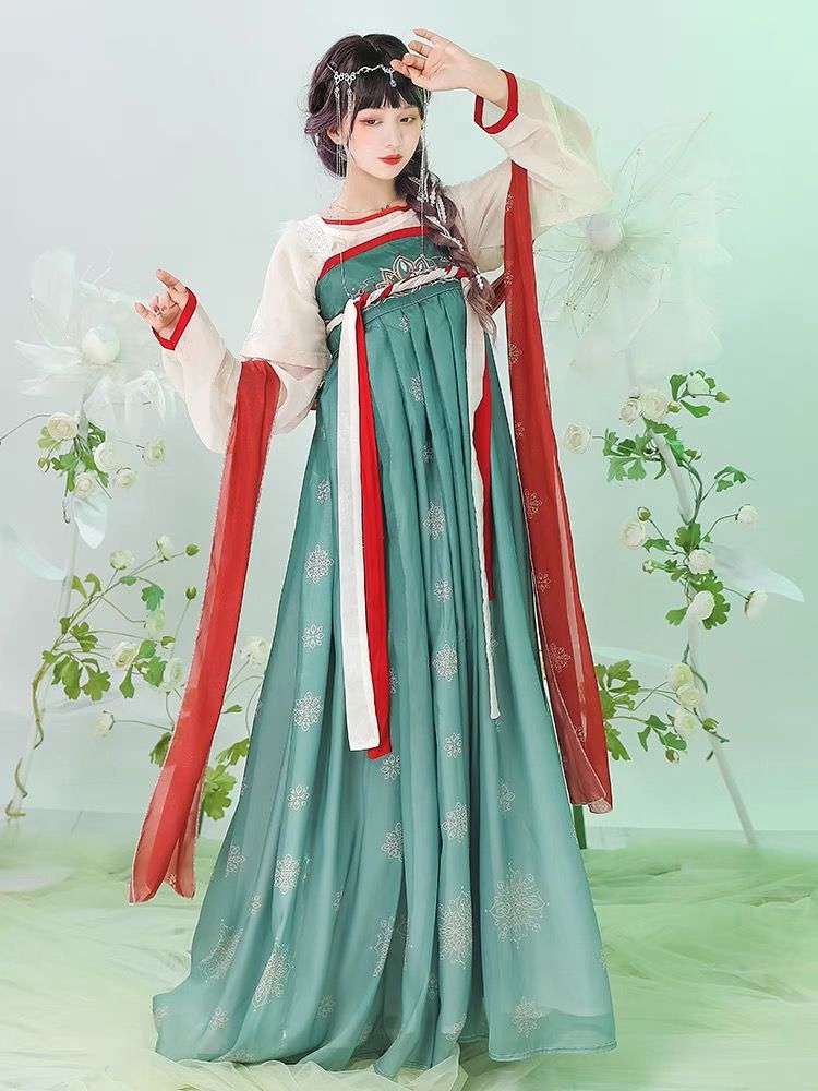 Blue Cheongsam for Girls:A Stylish Option for Autumn and Winter Blue Cheongsam for Girls:A Stylish Option for Autumn and Winter