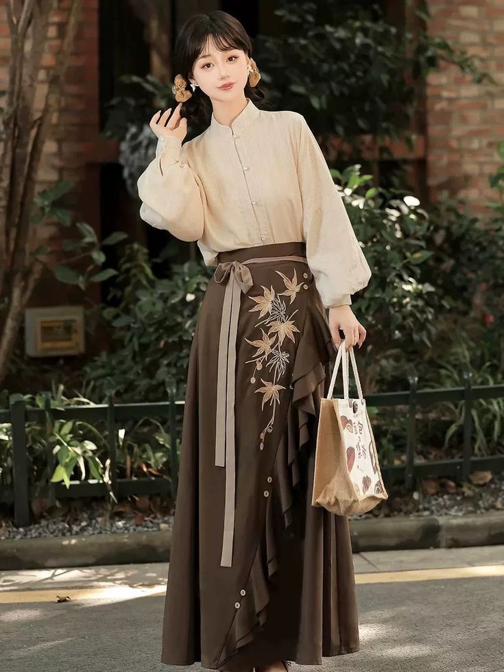 The Enchanting Charm of Ancient Costumes High Ponytail with Hair Bands The Enchanting Charm of Ancient Costumes High Ponytail with Hair Bands
