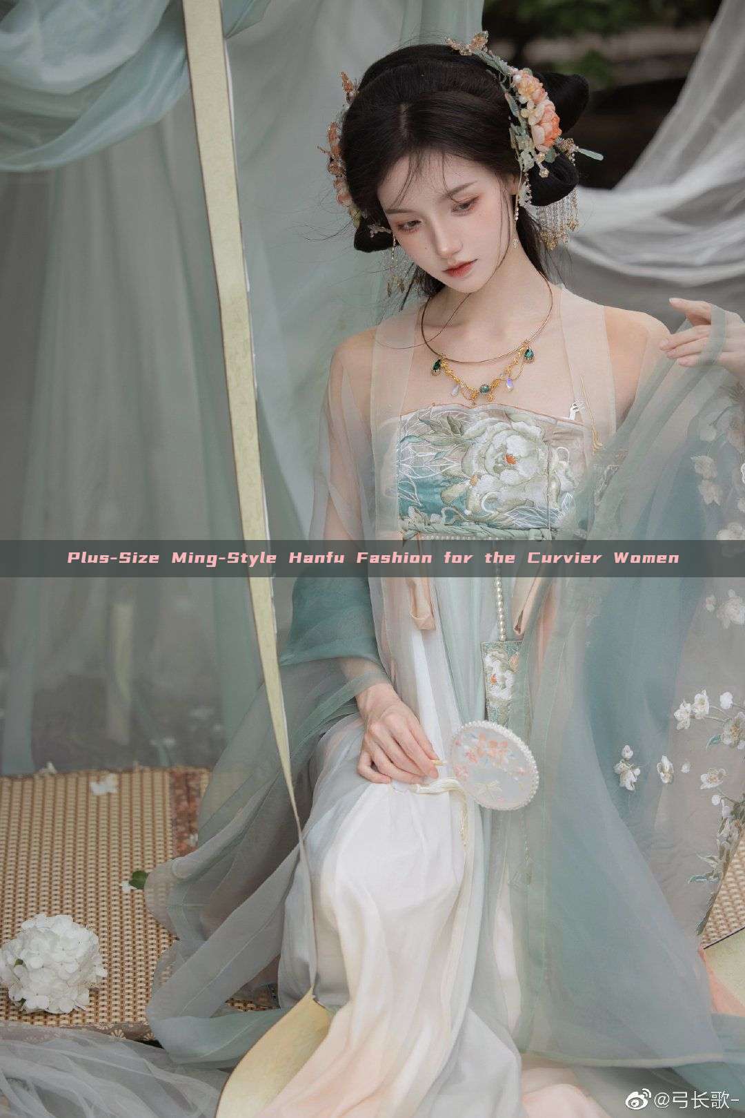 Plus-Size Ming-Style Hanfu Fashion for the Curvier Women Plus-Size Ming-Style Hanfu Fashion for the Curvier Women