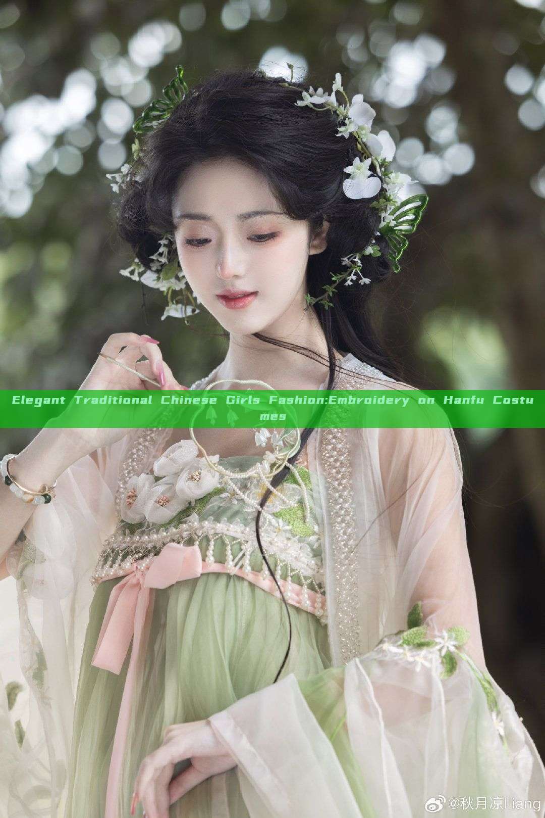 Elegant Traditional Chinese Girls Fashion:Embroidery on Hanfu Costumes Elegant Traditional Chinese Girls Fashion:Embroidery on Hanfu Costumes