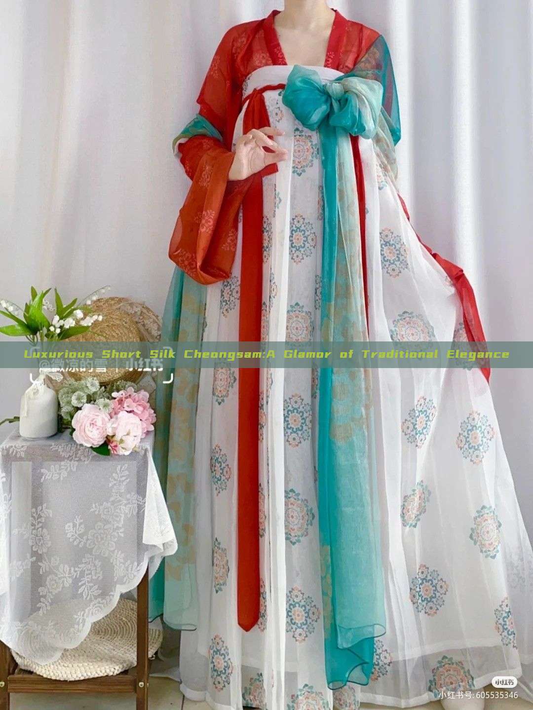 Luxurious Short Silk Cheongsam:A Glamor of Traditional Elegance Luxurious Short Silk Cheongsam:A Glamor of Traditional Elegance