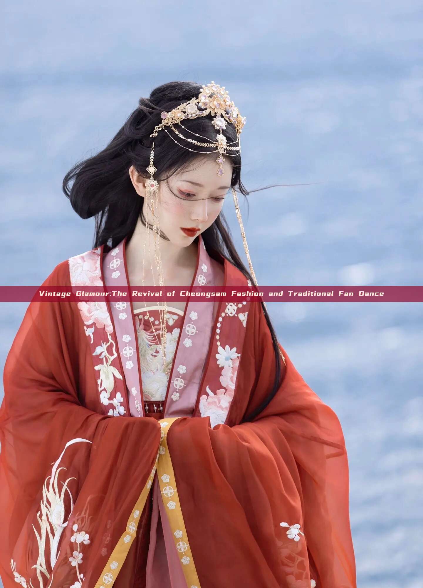 Vintage Glamour:The Revival of Cheongsam Fashion and Traditional Fan Dance Vintage Glamour:The Revival of Cheongsam Fashion and Traditional Fan Dance