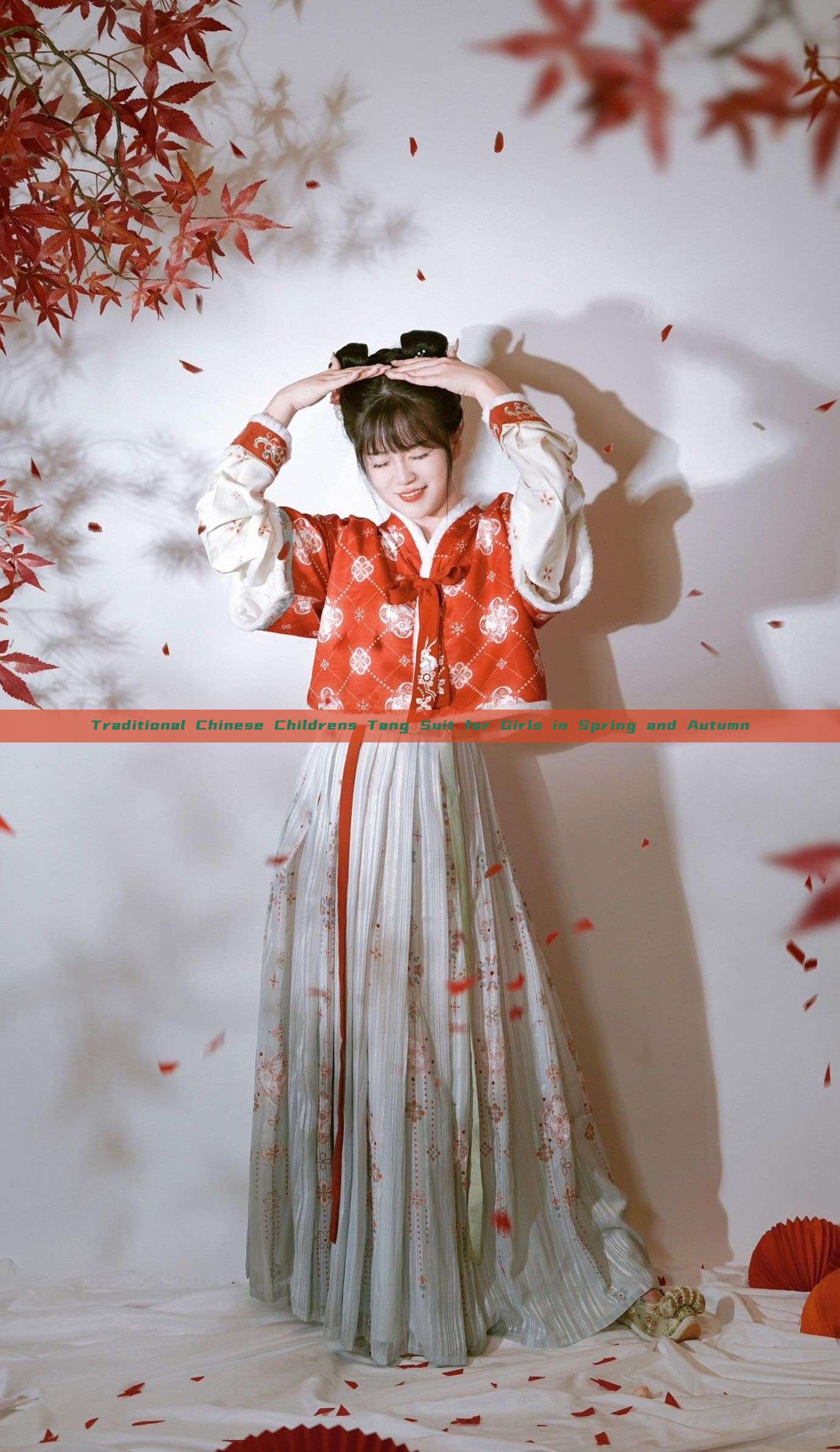 Traditional Chinese Childrens Tang Suit for Girls in Spring and Autumn Traditional Chinese Childrens Tang Suit for Girls in Spring and Autumn