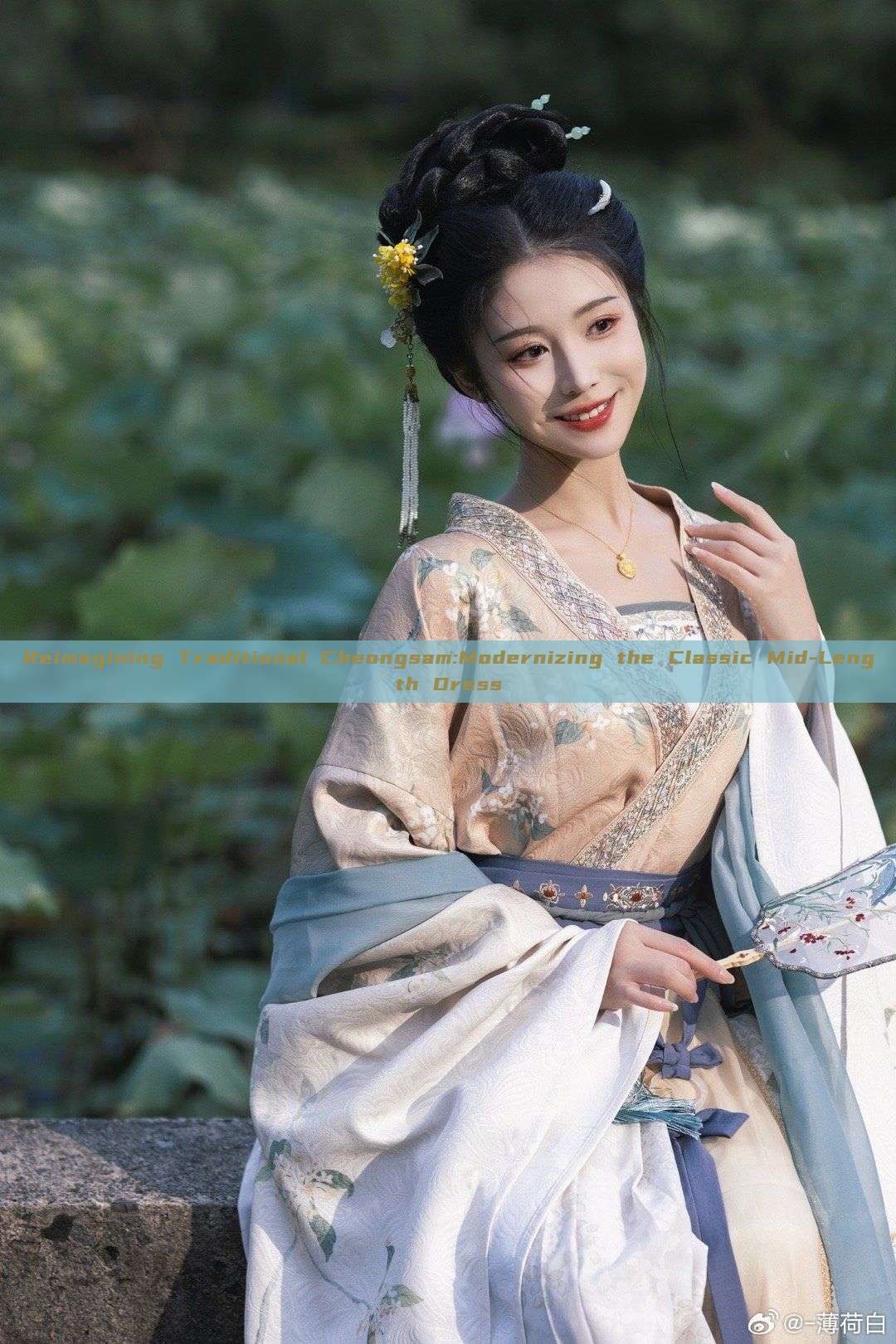 Reimagining Traditional Cheongsam:Modernizing the Classic Mid-Length Dress Reimagining Traditional Cheongsam:Modernizing the Classic Mid-Length Dress