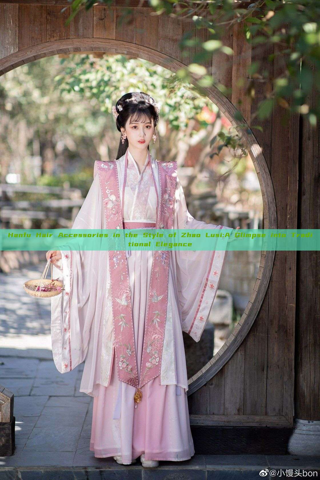 Hanfu Hair Accessories in the Style of Zhao Lusi:A Glimpse into Traditional Elegance Hanfu Hair Accessories in the Style of Zhao Lusi:A Glimpse into Traditional Elegance