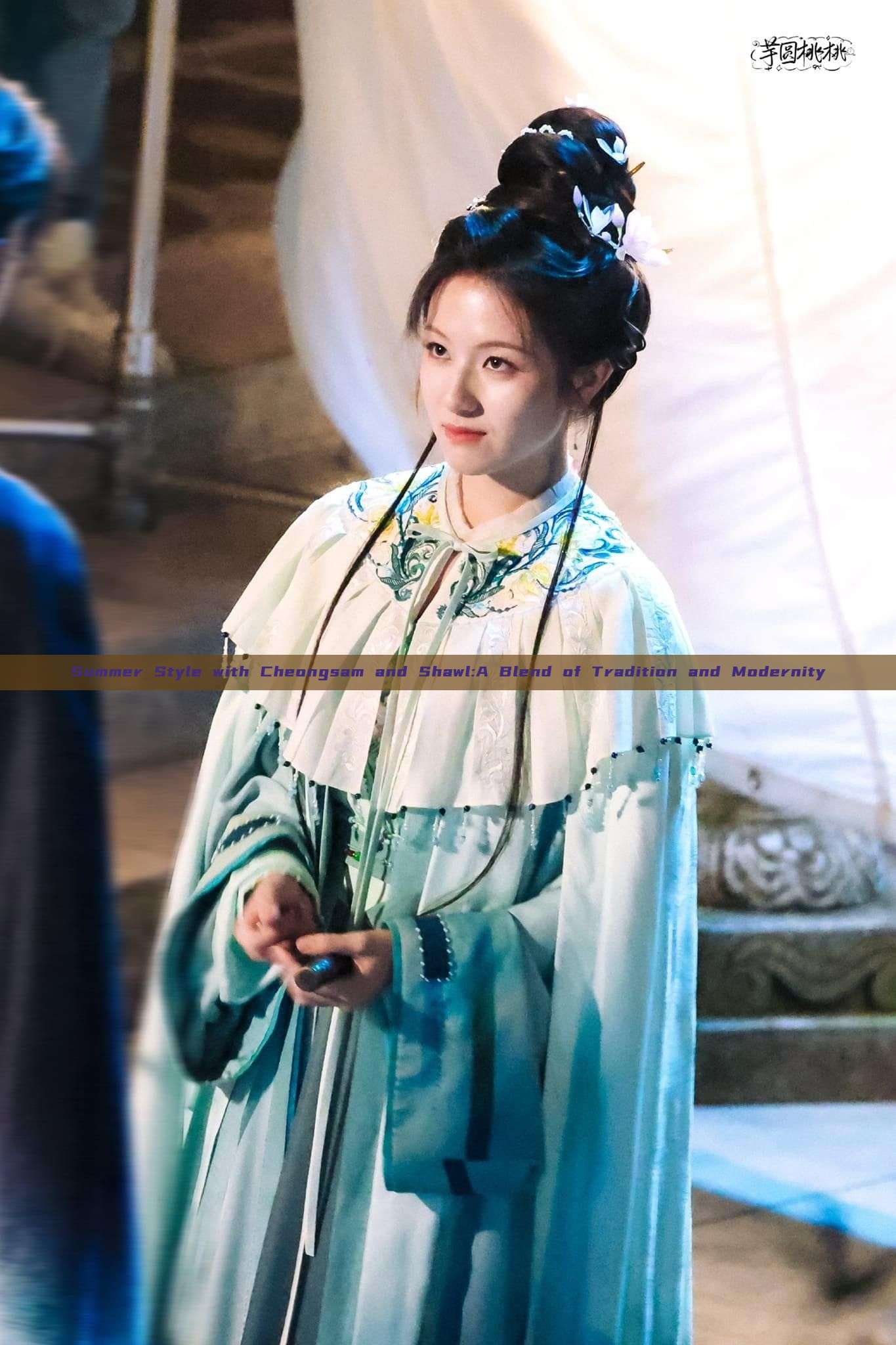 Summer Style with Cheongsam and Shawl:A Blend of Tradition and Modernity Summer Style with Cheongsam and Shawl:A Blend of Tradition and Modernity