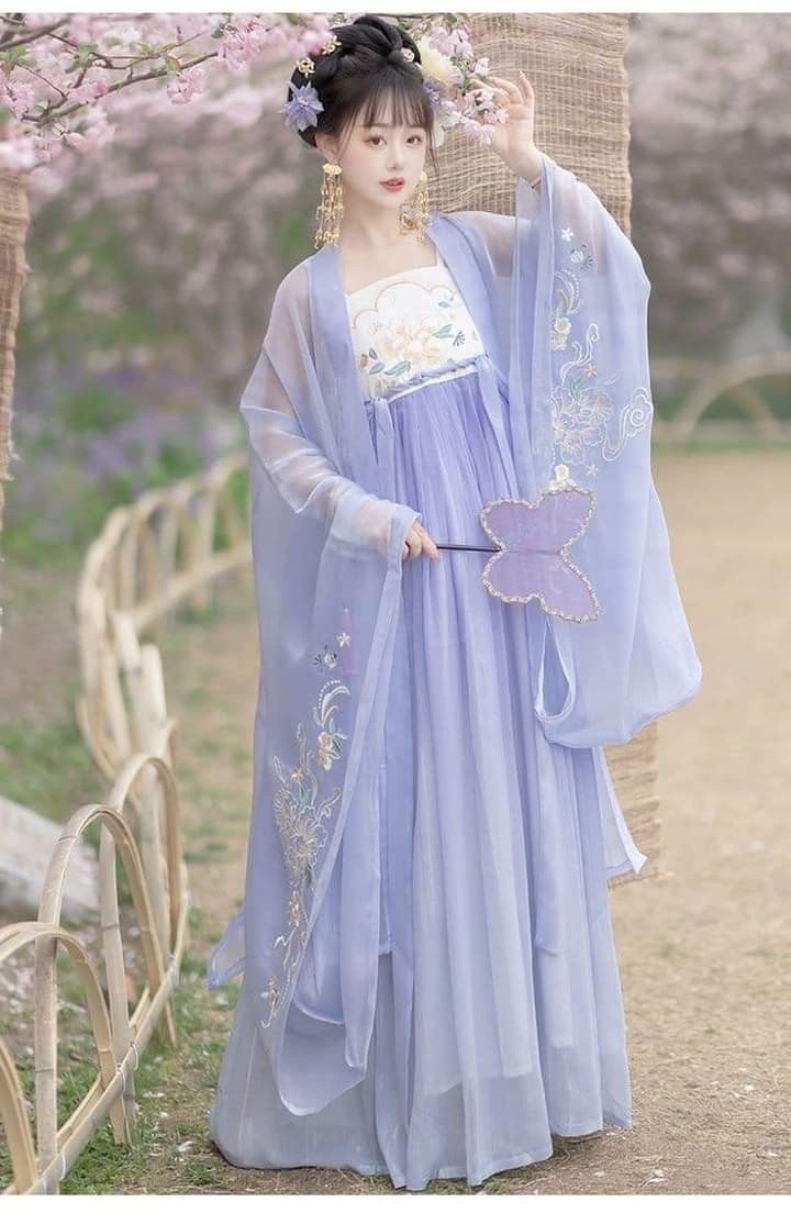 Sleeveless Cheongsam in Summer:Fashion Revolution or Traditional Evolution? Sleeveless Cheongsam in Summer:Fashion Revolution or Traditional Evolution?