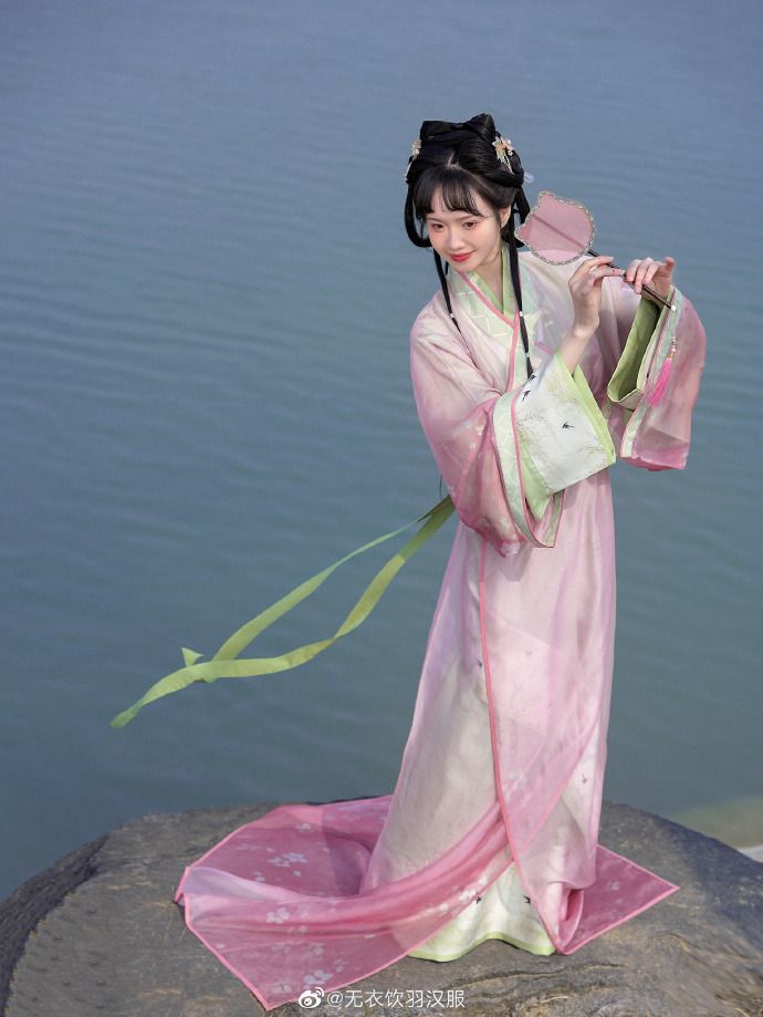 2024 New Styles of Hanfu Costumes for Women:Embracing Traditional Elegance in Modern Fashion 2024 New Styles of Hanfu Costumes for Women:Embracing Traditional Elegance in Modern Fashion