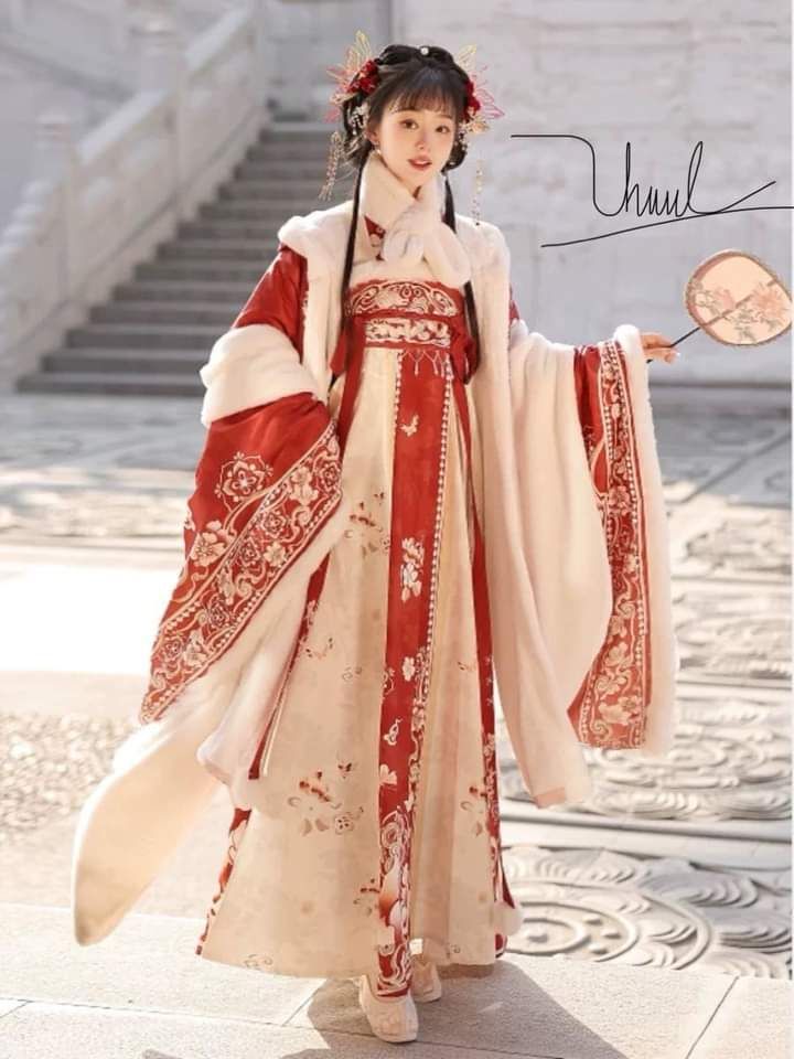 Slate-Blue Cheongsam:Embracing the Elegance of Traditional Chinese Clothing Slate-Blue Cheongsam:Embracing the Elegance of Traditional Chinese Clothing