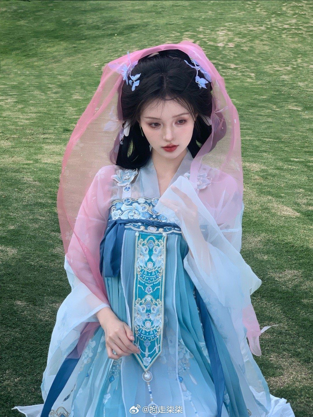 The Role of Cheongsam Underlayers:Understanding the Importance of Quality Cheongsam Blouses The Role of Cheongsam Underlayers:Understanding the Importance of Quality Cheongsam Blouses