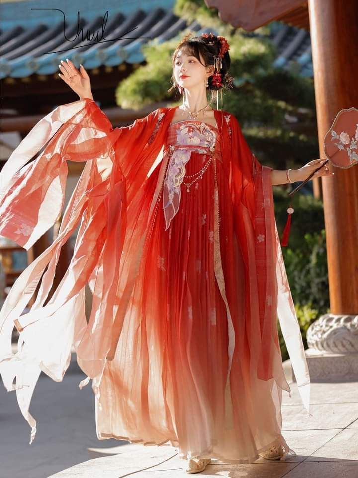 Vintage-Style Cheongsam for Young Girls:The Charm of Traditional Chinese Clothing Vintage-Style Cheongsam for Young Girls:The Charm of Traditional Chinese Clothing