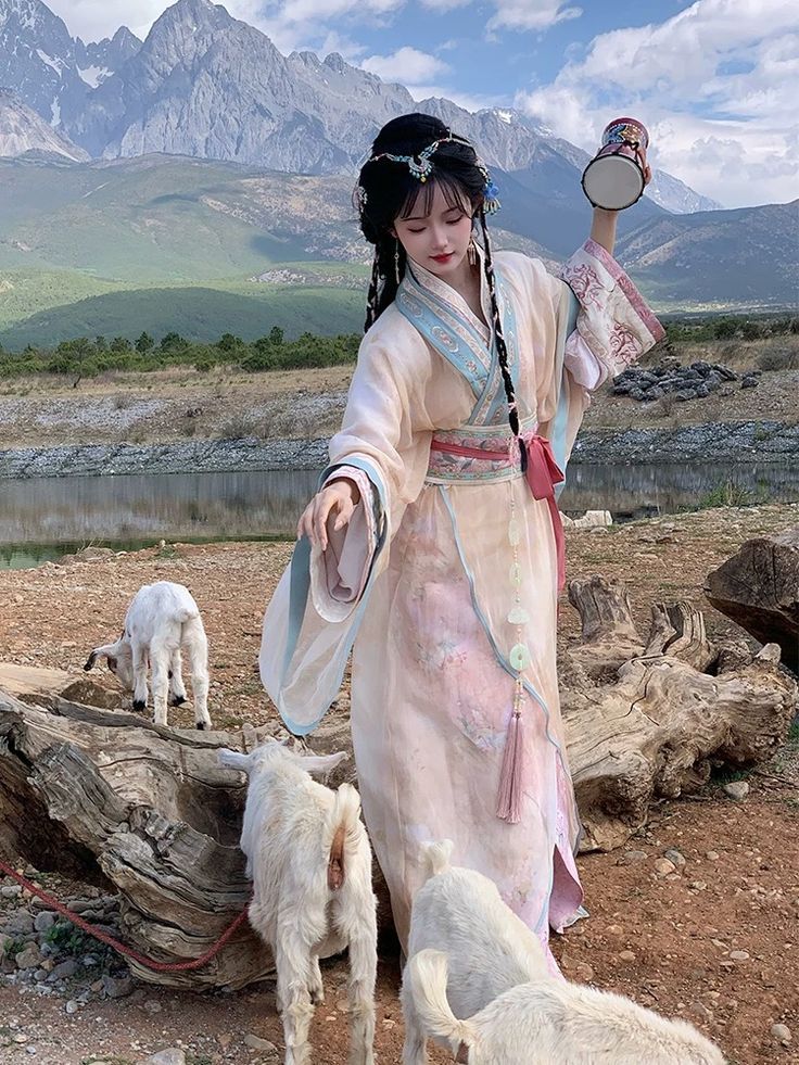 The Splendor of Hanfu Clothing:The Elegant Cheongsam with Flared Sleeves and Waist-Length Design The Splendor of Hanfu Clothing:The Elegant Cheongsam with Flared Sleeves and Waist-Length Design