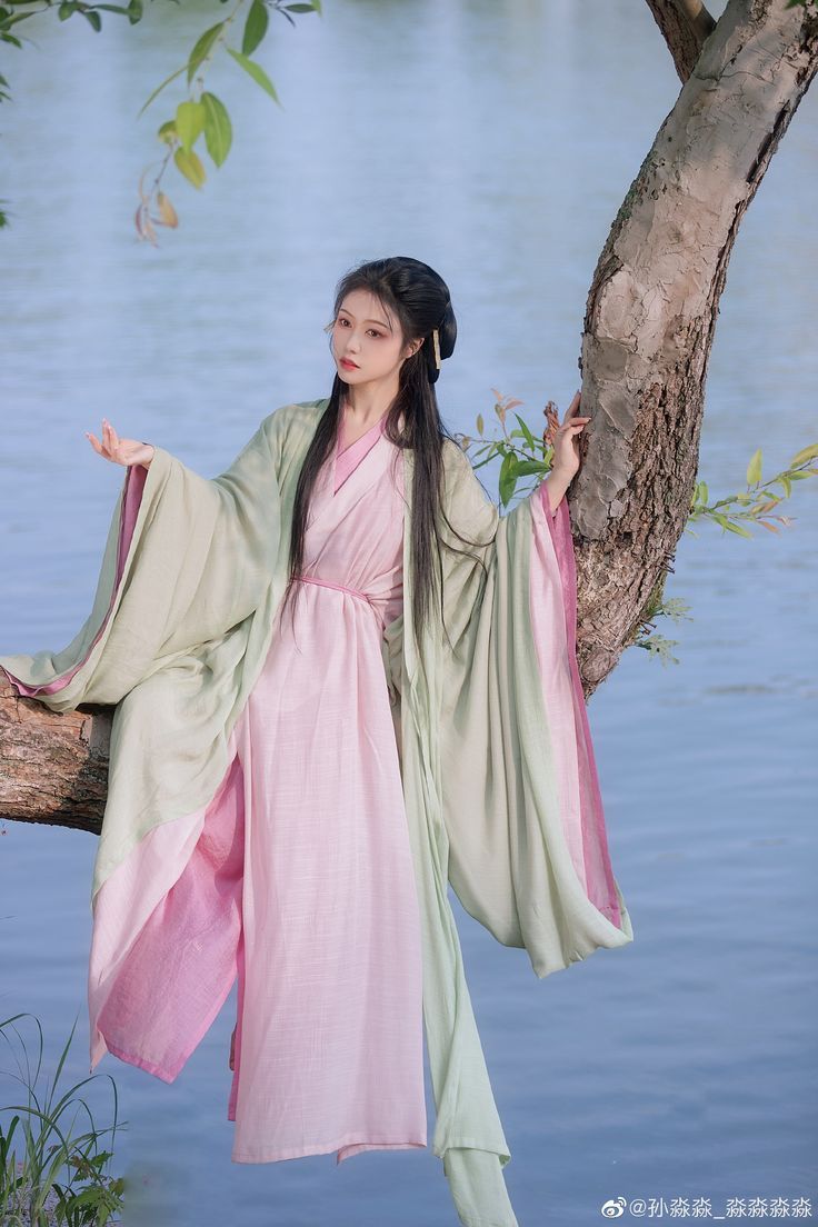 A Summer of Elegance:The White改良旗袍连衣裙 A Summer of Elegance:The White改良旗袍连衣裙