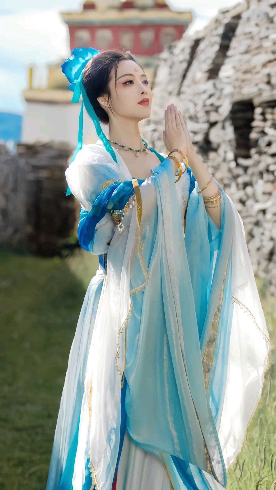 The Enchantment of Blue and White Porcelain Cheongsam The Enchantment of Blue and White Porcelain Cheongsam